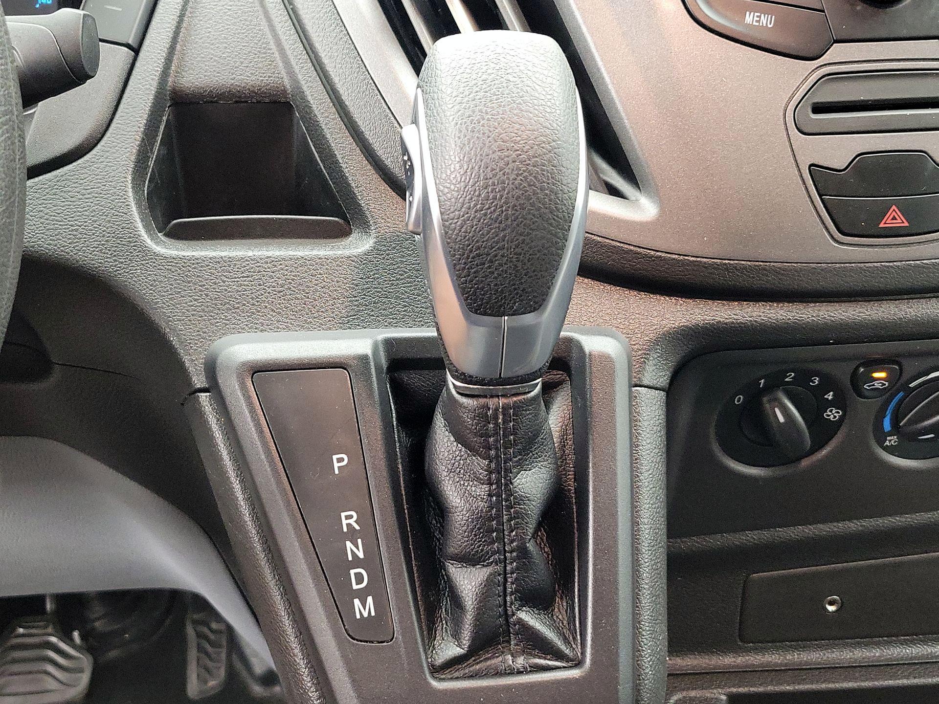 Thumbnail: 2019 Ford Transit Series - 17