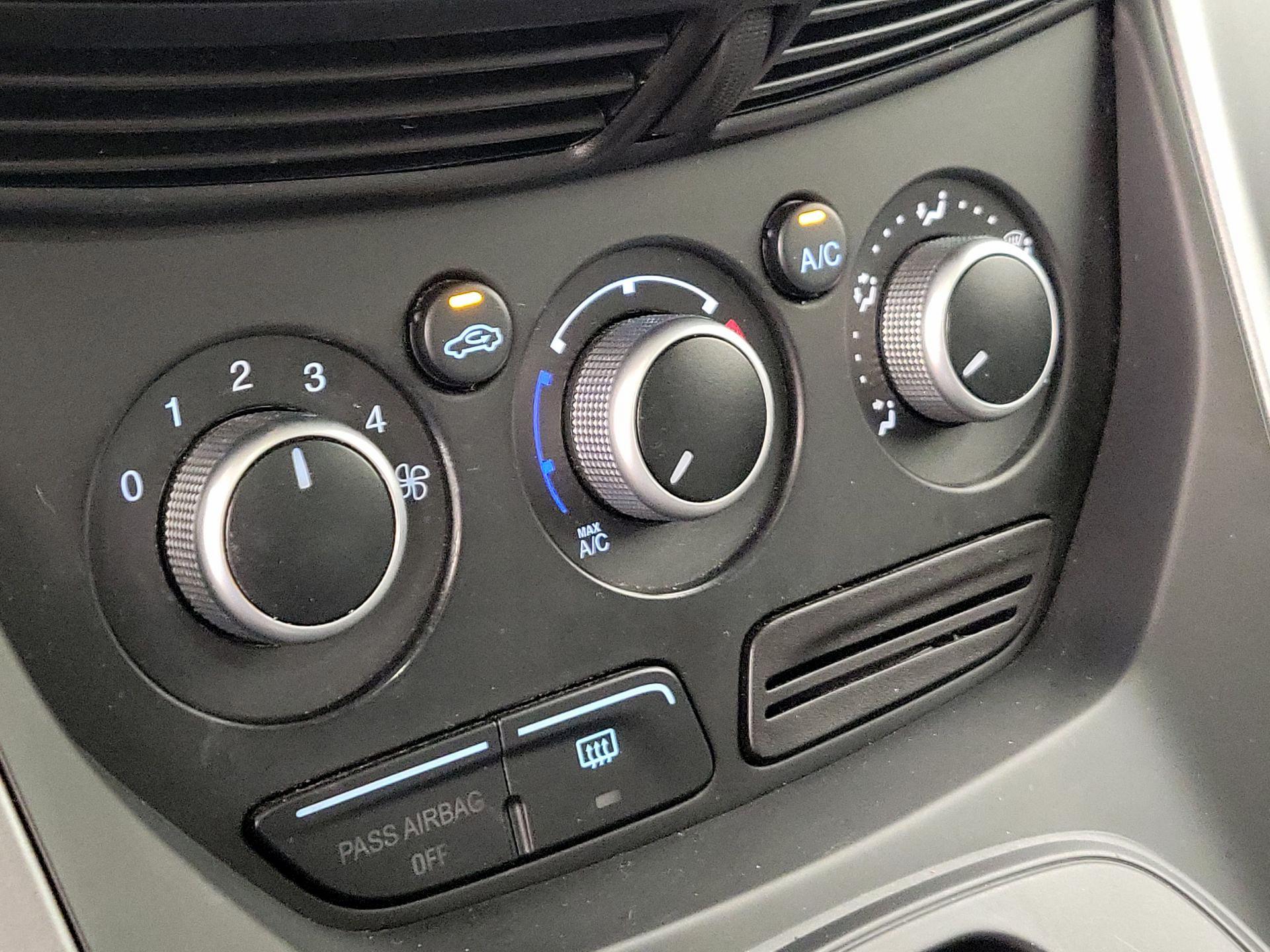 Thumbnail: 2014 Ford Escape - 16