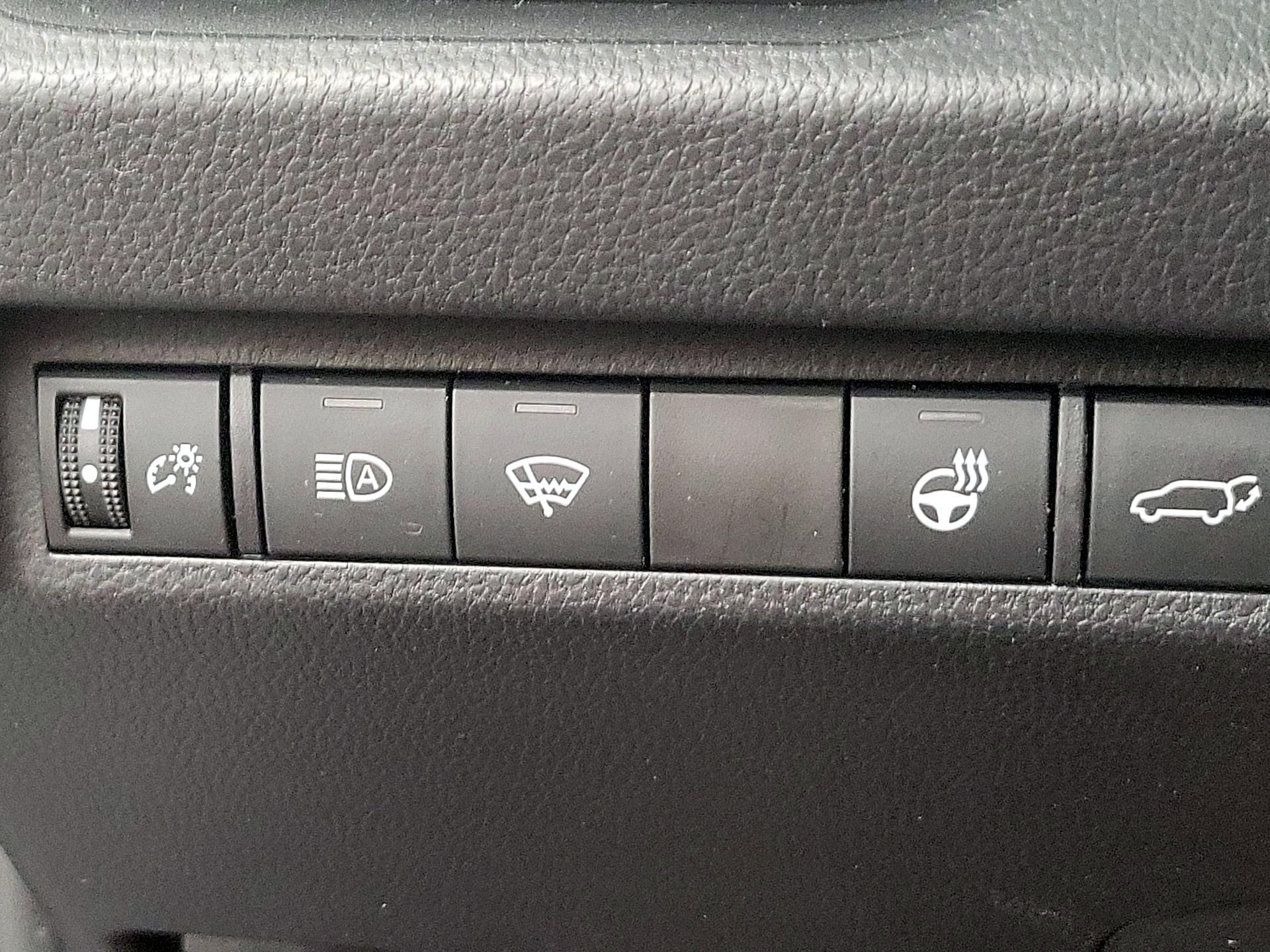 Thumbnail: 2021 Toyota RAV4 - 13