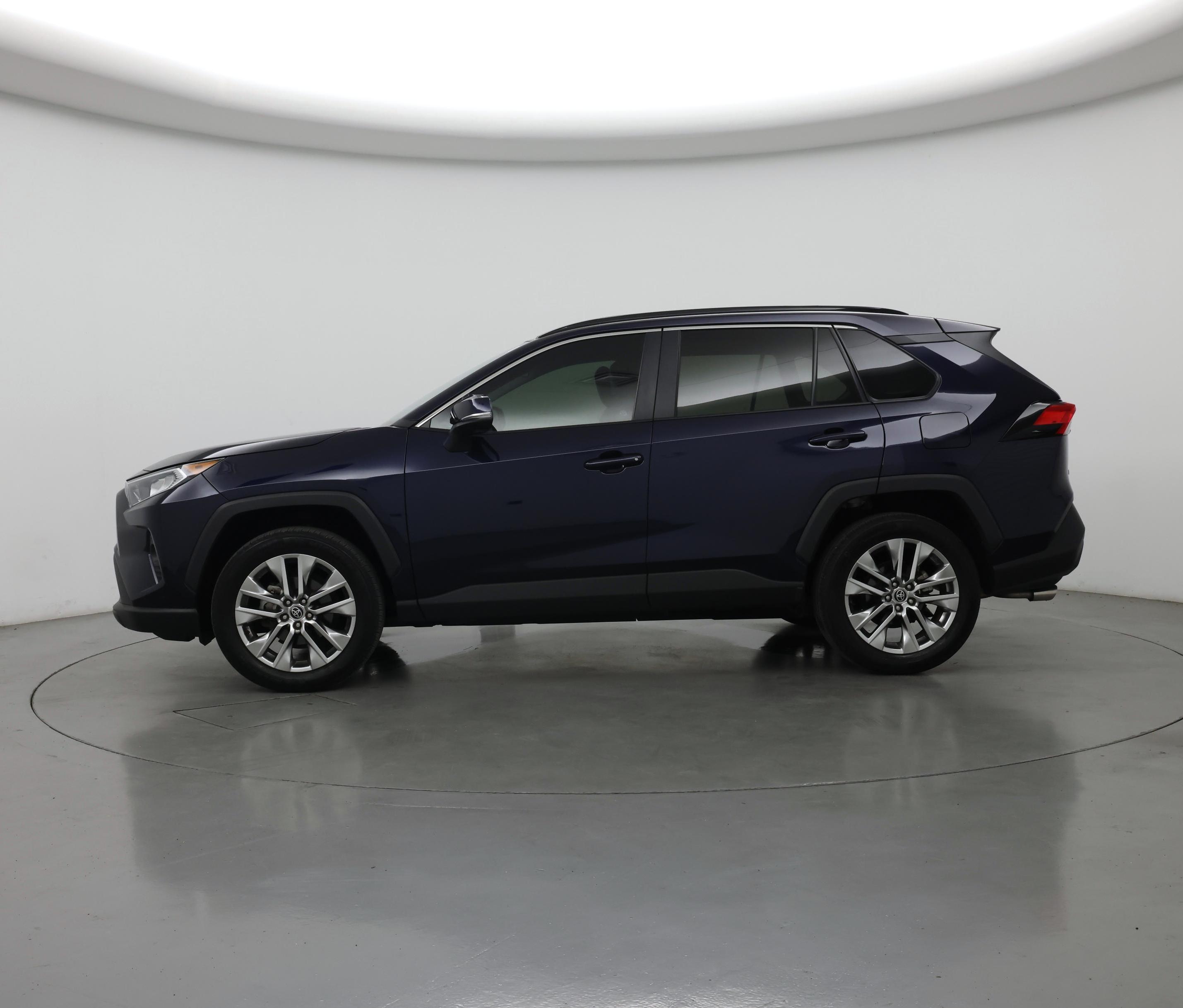 Thumbnail: 2021 Toyota RAV4 - 3