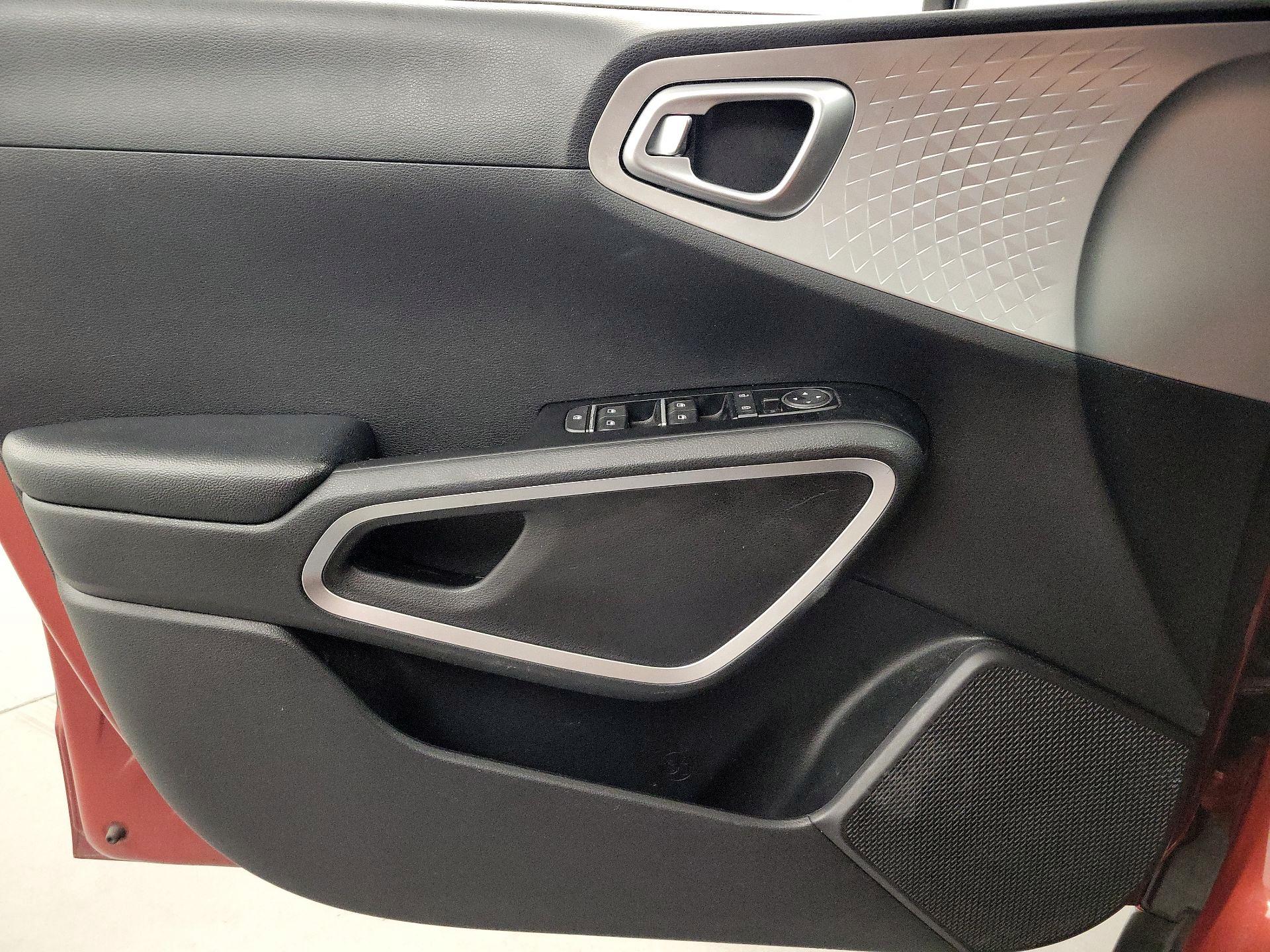 Thumbnail: 2020 Kia Soul - 12