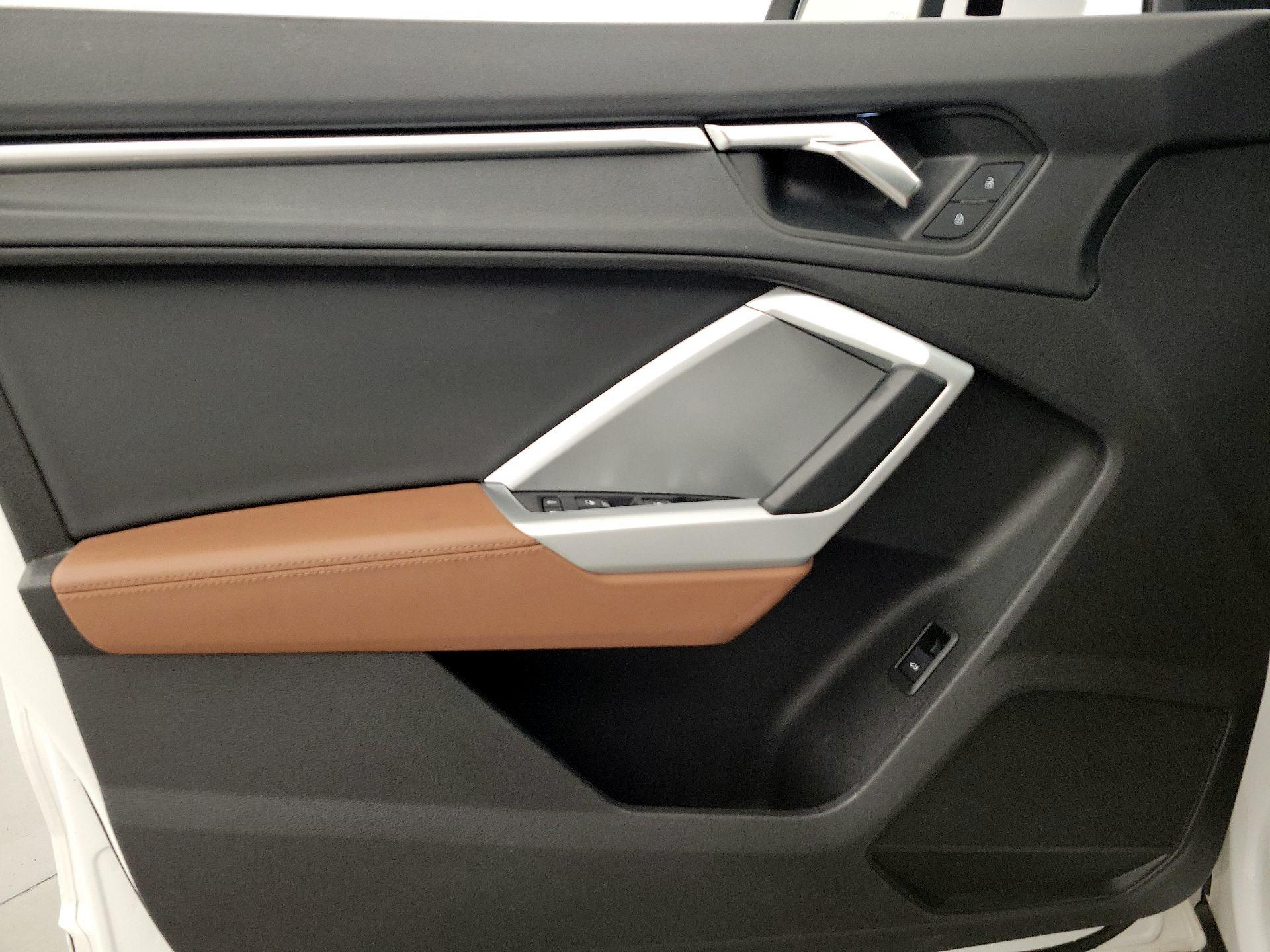 Thumbnail: 2021 Audi Q3 - 12