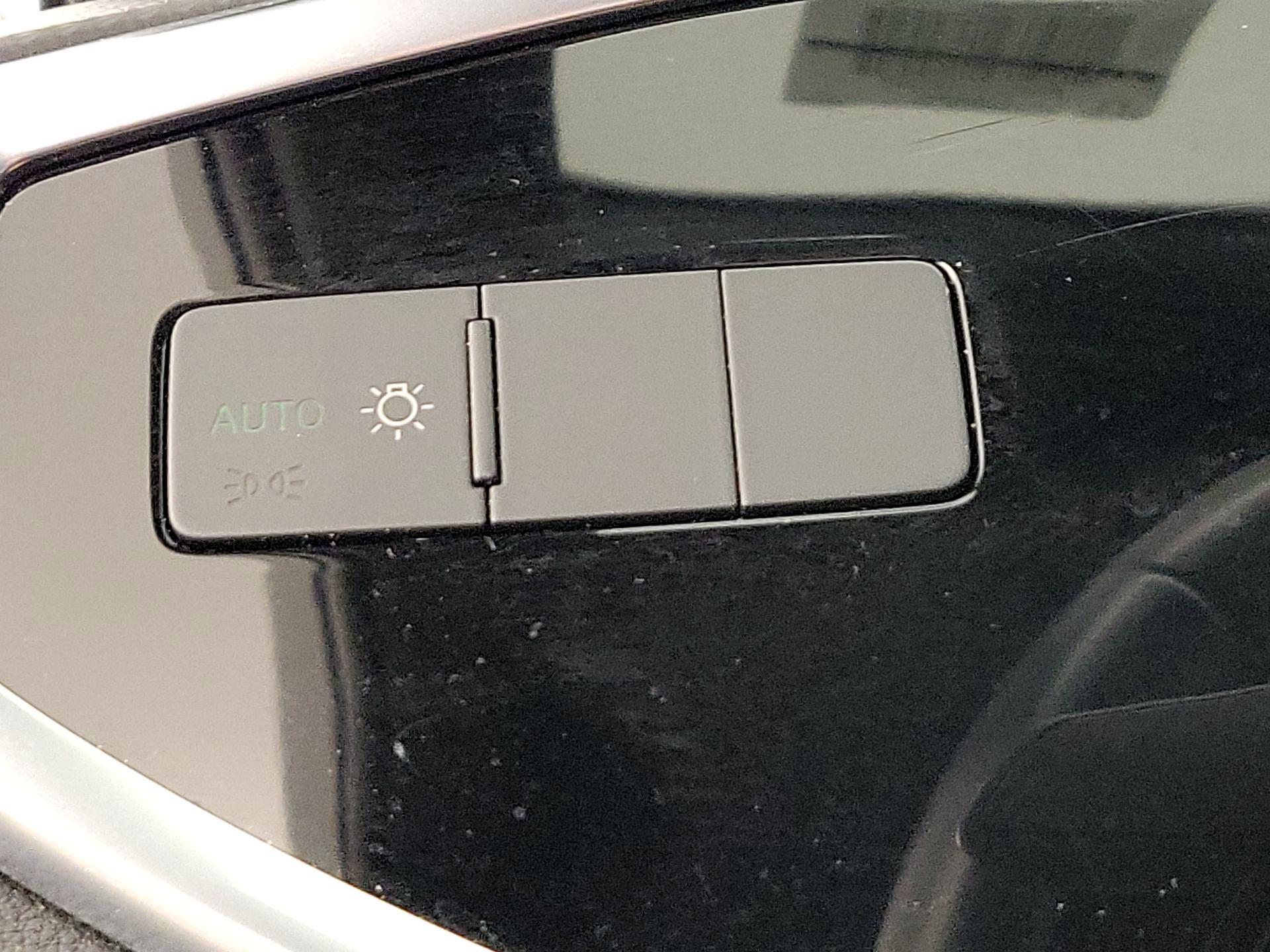 Thumbnail: 2021 Audi Q3 - 13