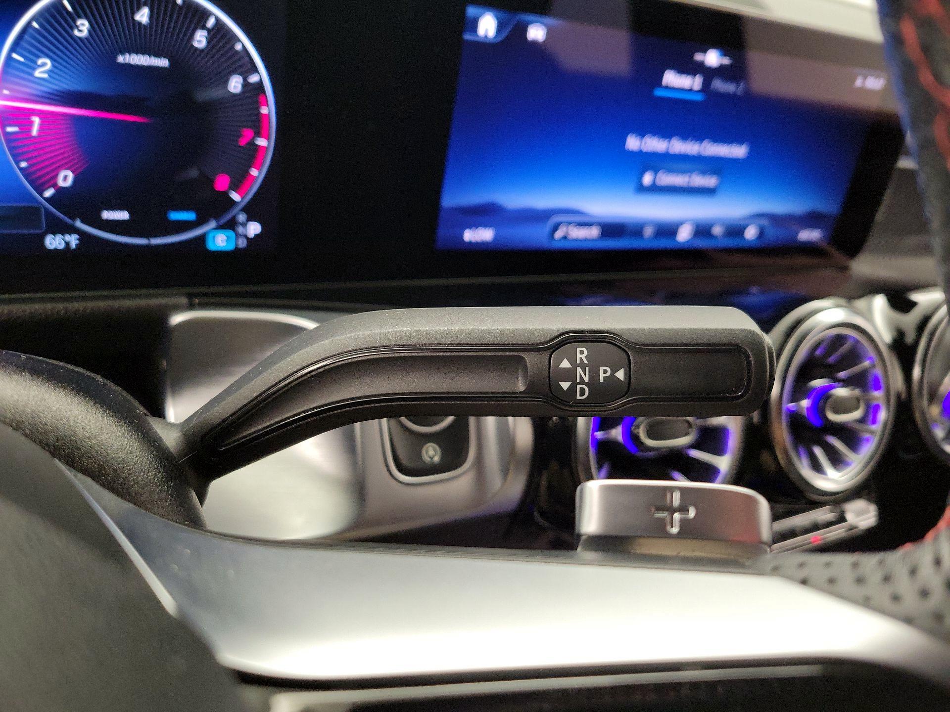 Thumbnail: 2024 Mercedes-Benz GLB - 17