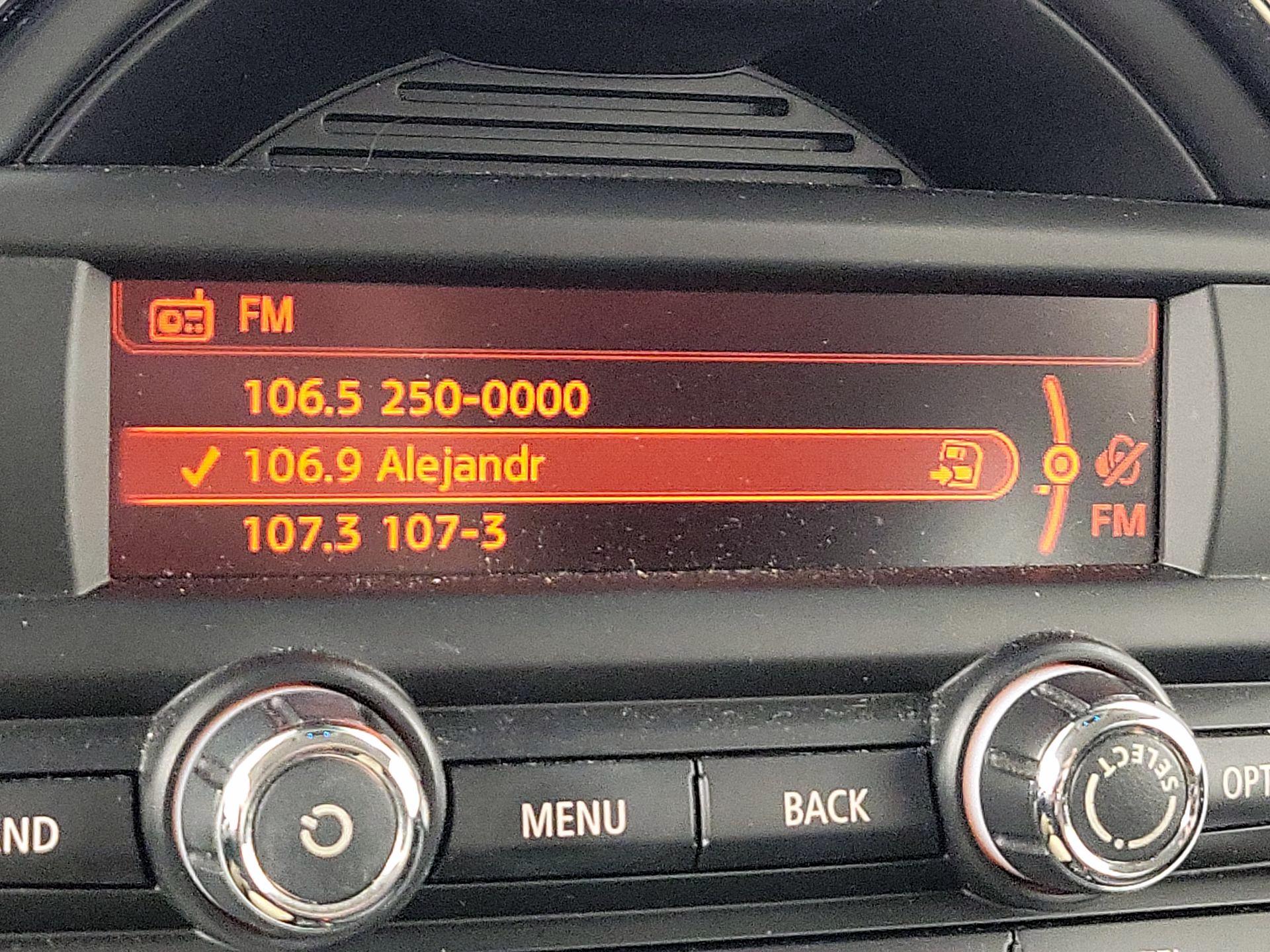 Thumbnail: 2015 MINI Cooper Hardtop - 14