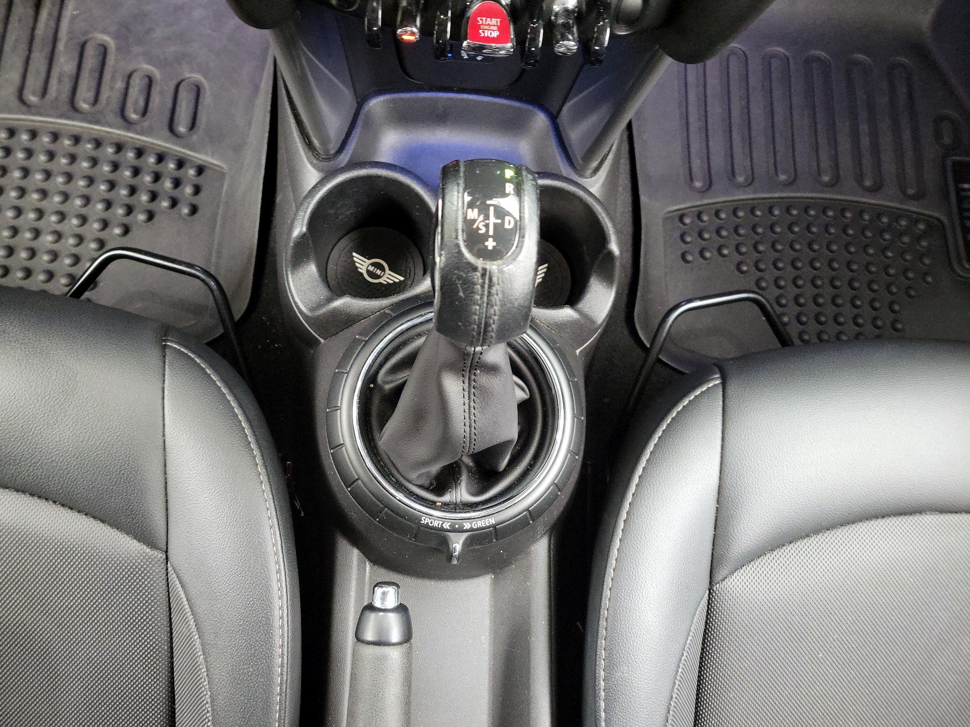 Thumbnail: 2015 MINI Cooper Hardtop - 16