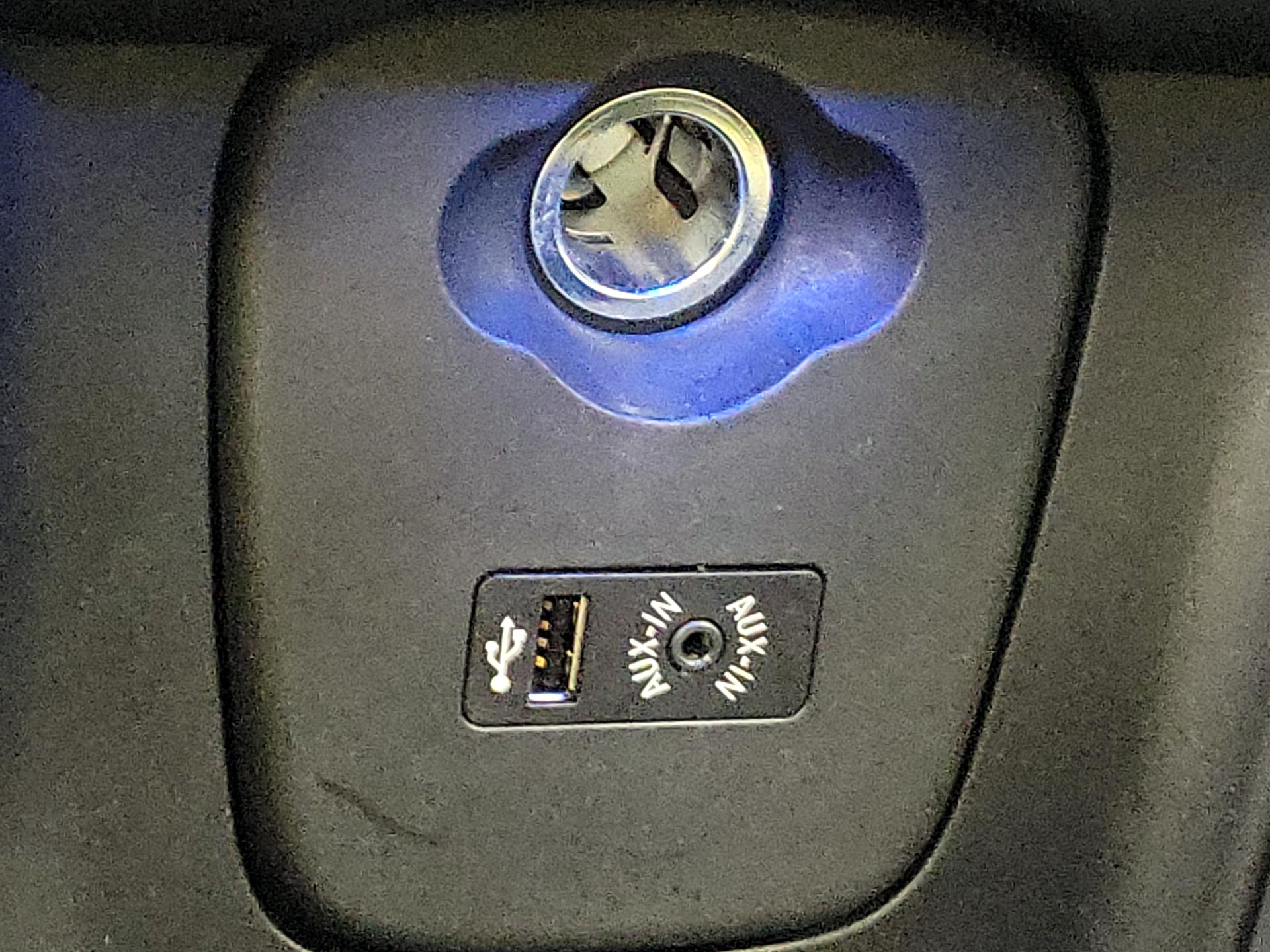 Thumbnail: 2015 MINI Cooper Hardtop - 17