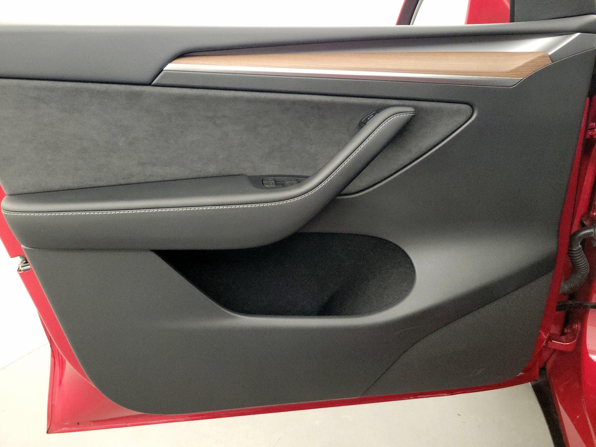 Thumbnail: 2023 Tesla Model Y - 12