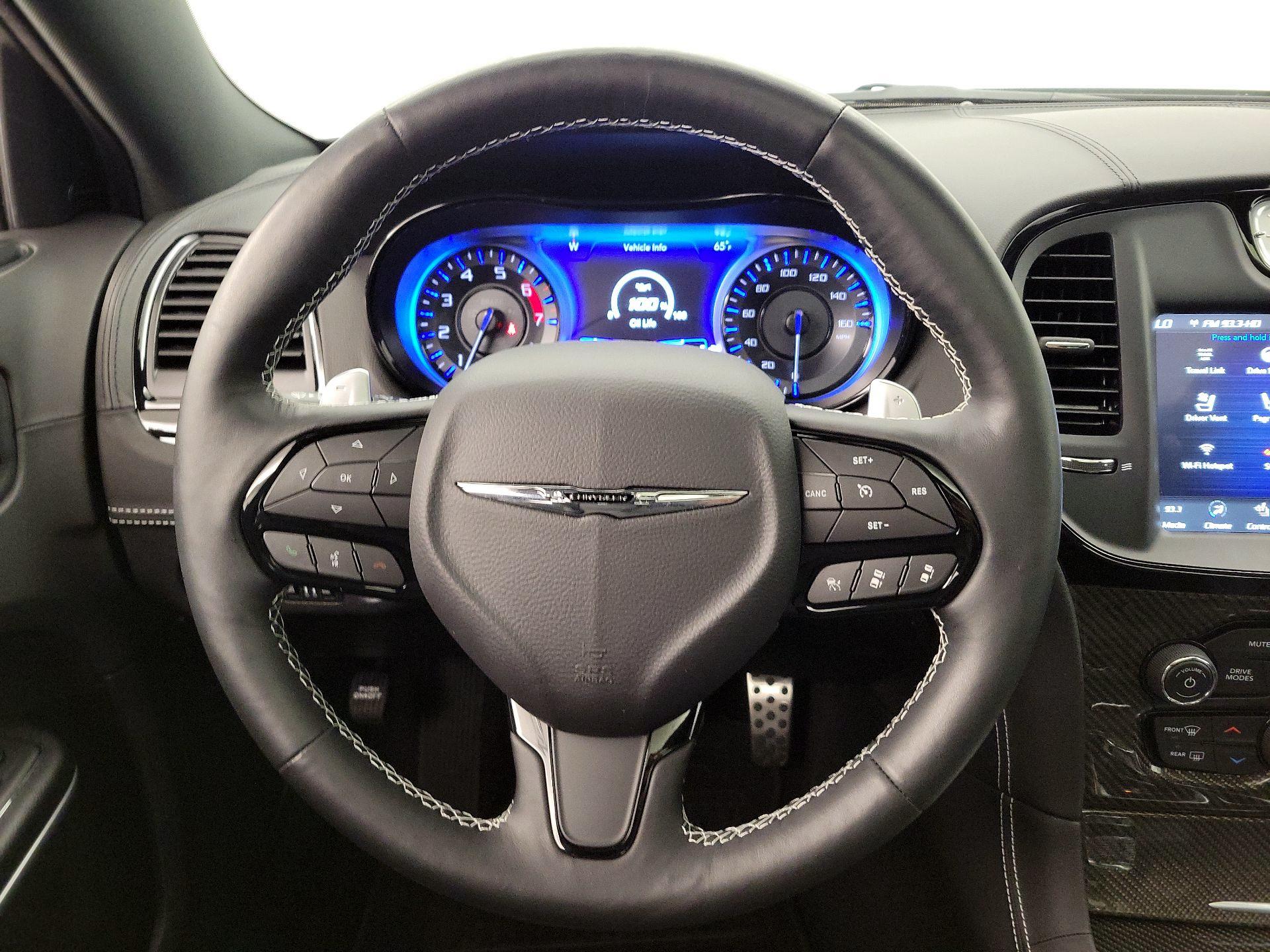 Thumbnail: 2023 Chrysler 300 - 10