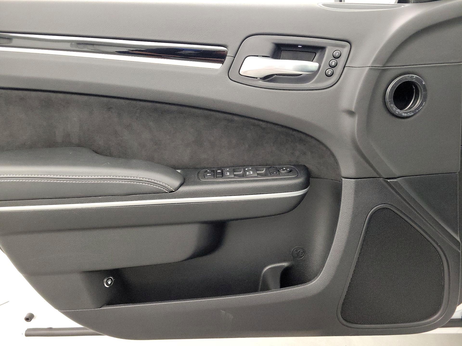 Thumbnail: 2023 Chrysler 300 - 12