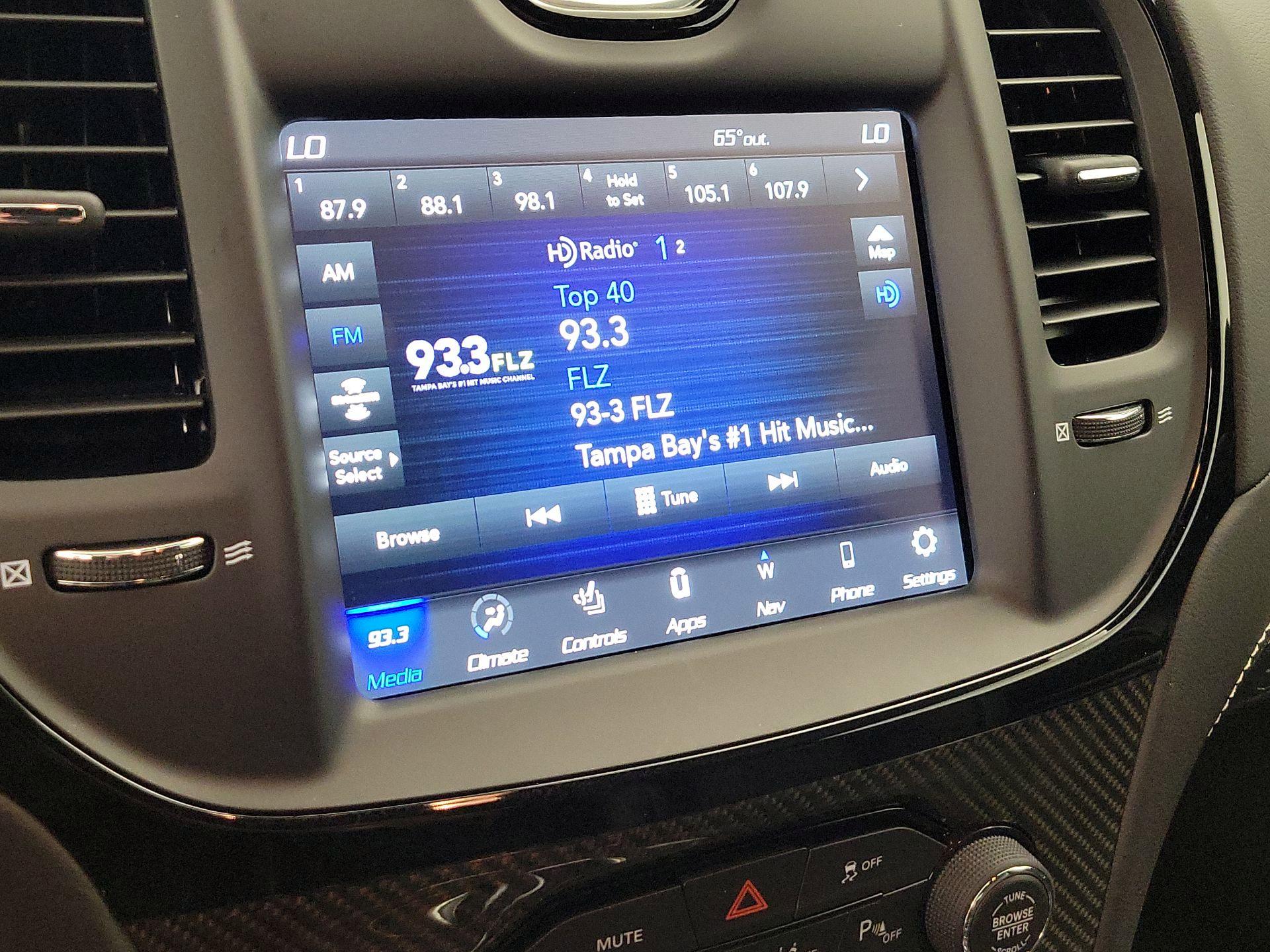 Thumbnail: 2023 Chrysler 300 - 16