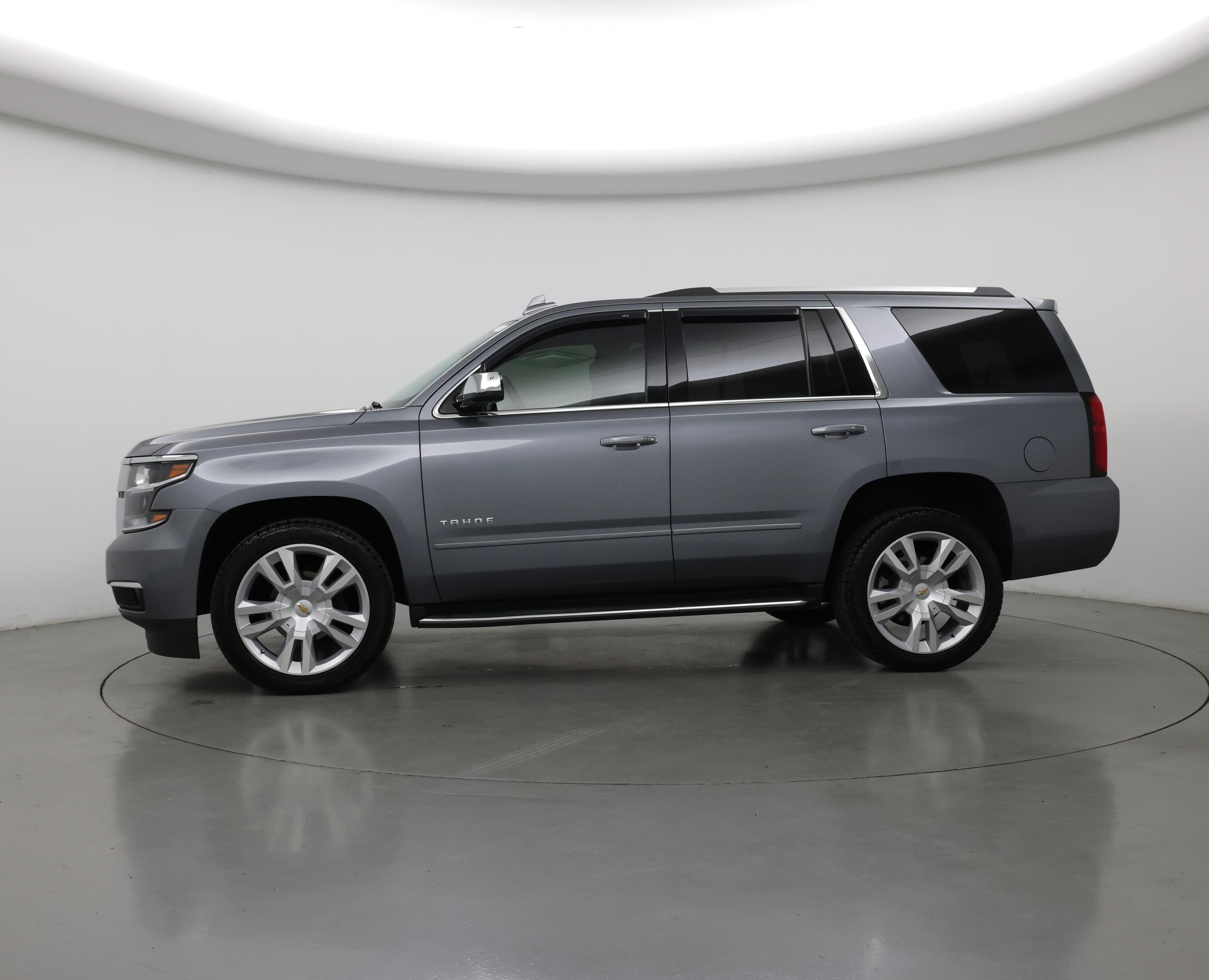 Thumbnail: 2020 Chevrolet Tahoe - 3