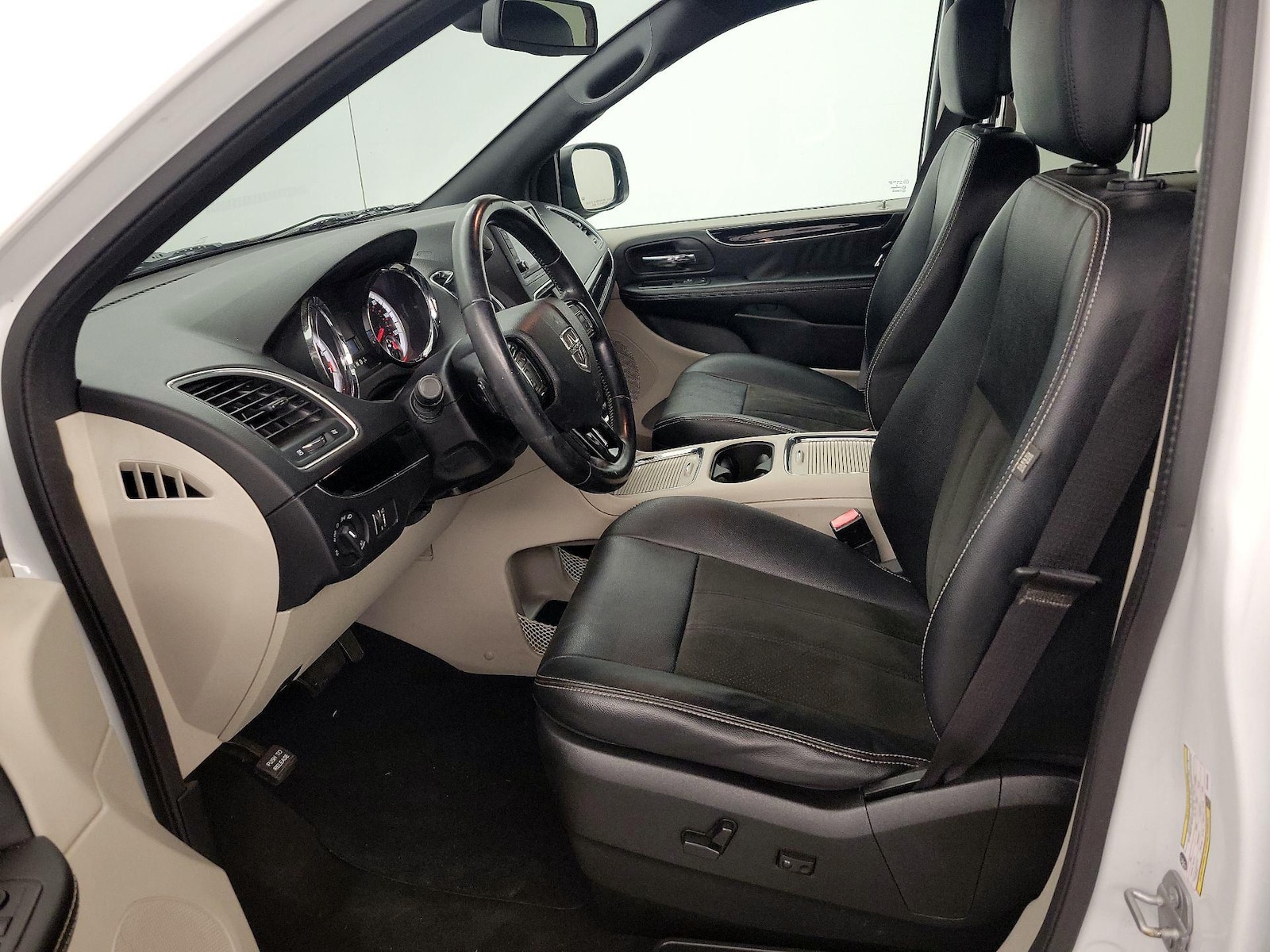 2019 Dodge Grand Caravan SXT - Photo 12
