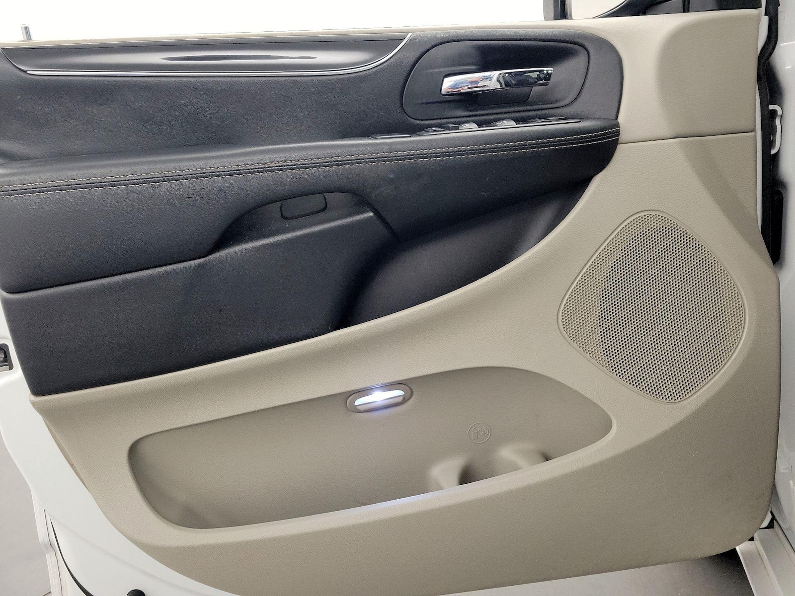 2019 Dodge Grand Caravan SXT - Photo 13