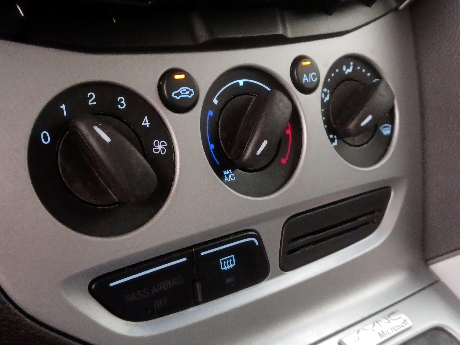 Thumbnail: 2014 Ford Focus - 15
