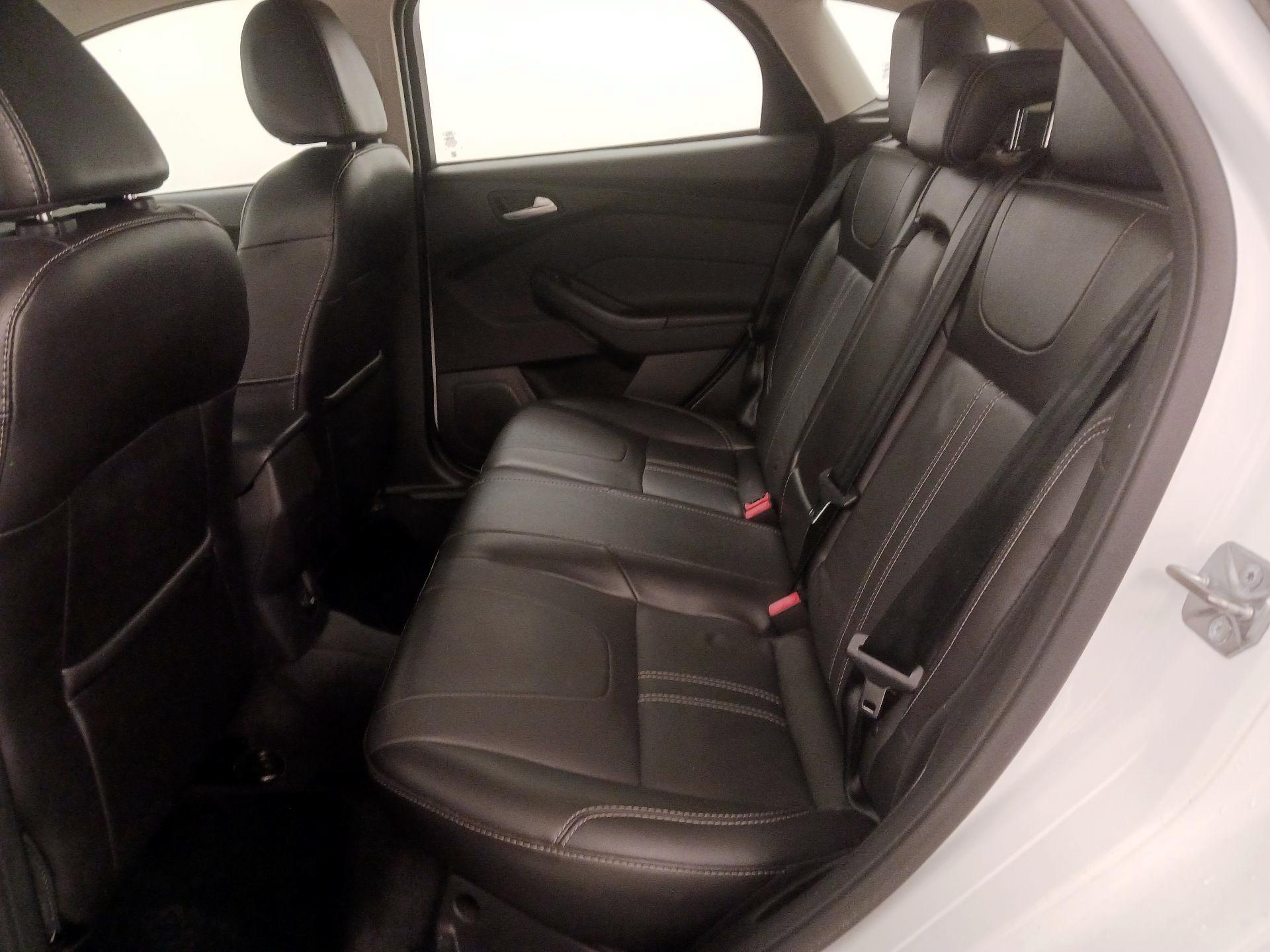 Thumbnail: 2014 Ford Focus - 18