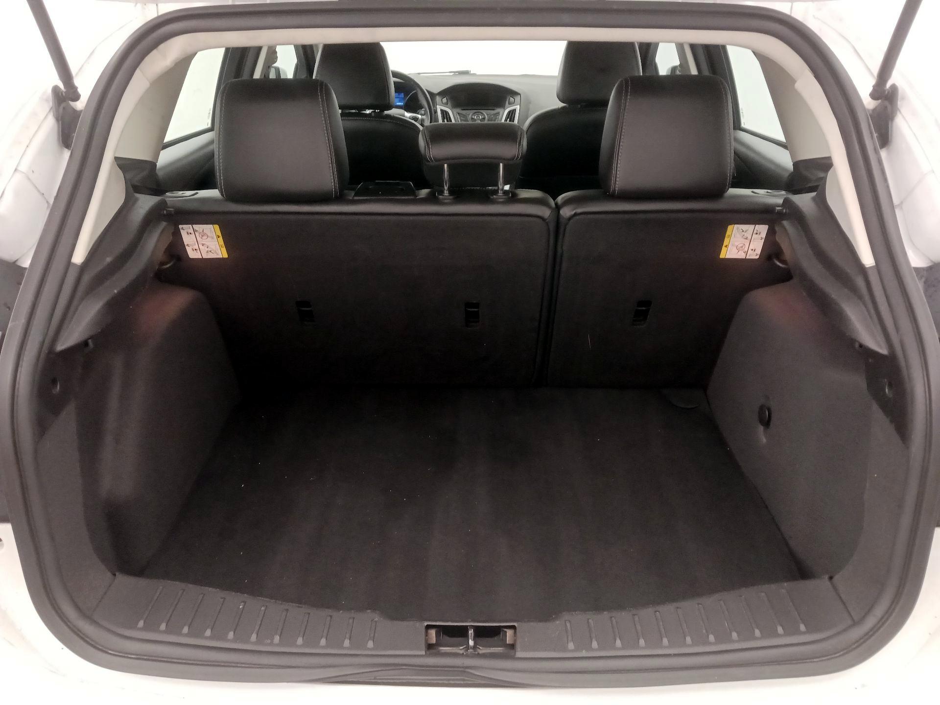 Thumbnail: 2014 Ford Focus - 19