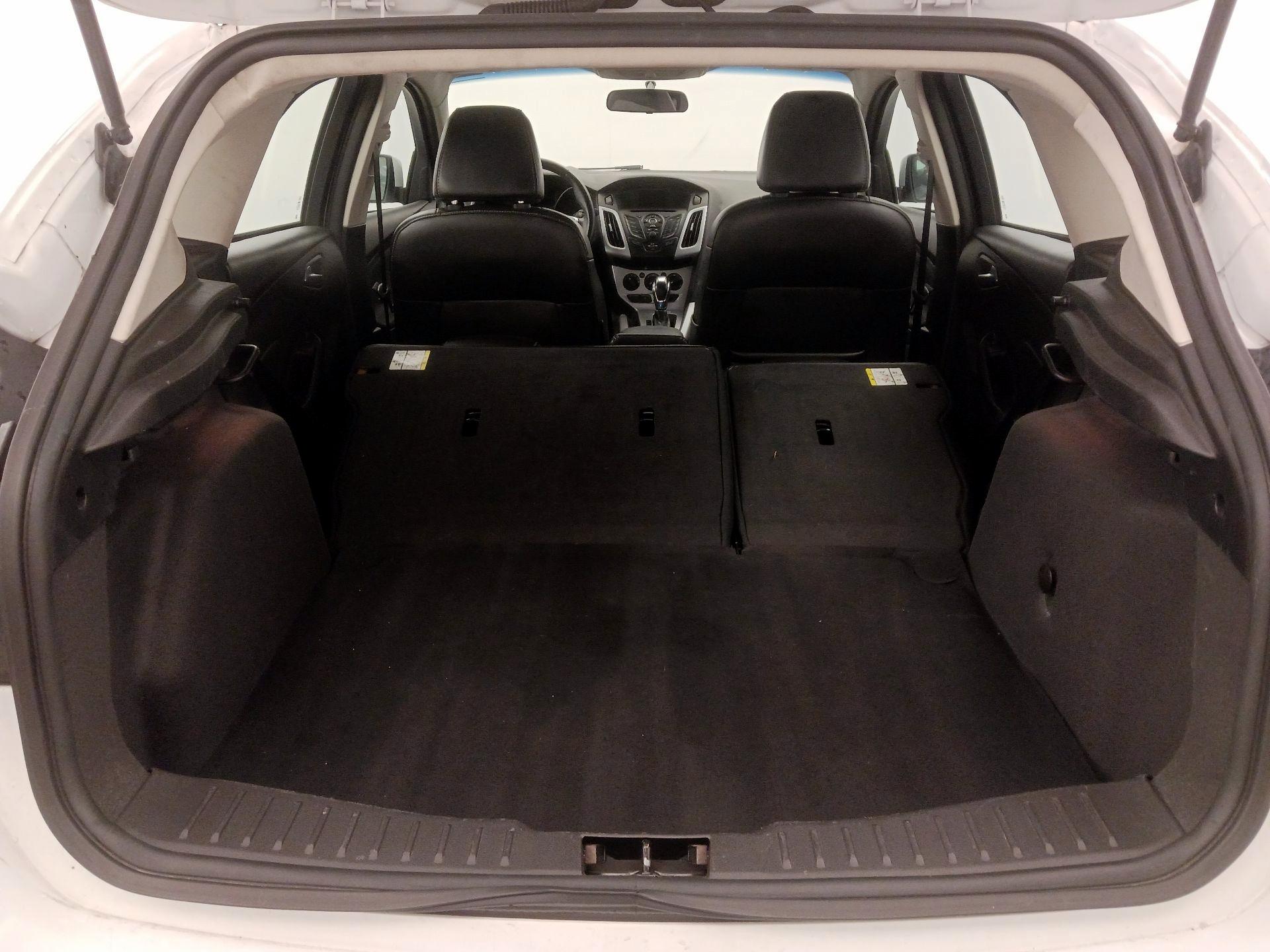 Thumbnail: 2014 Ford Focus - 20