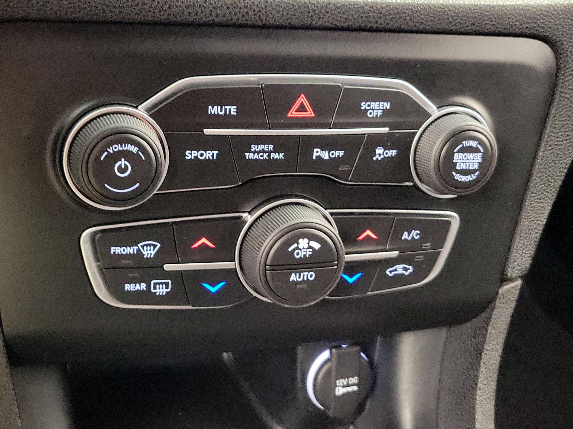 Thumbnail: 2022 Dodge Charger - 16