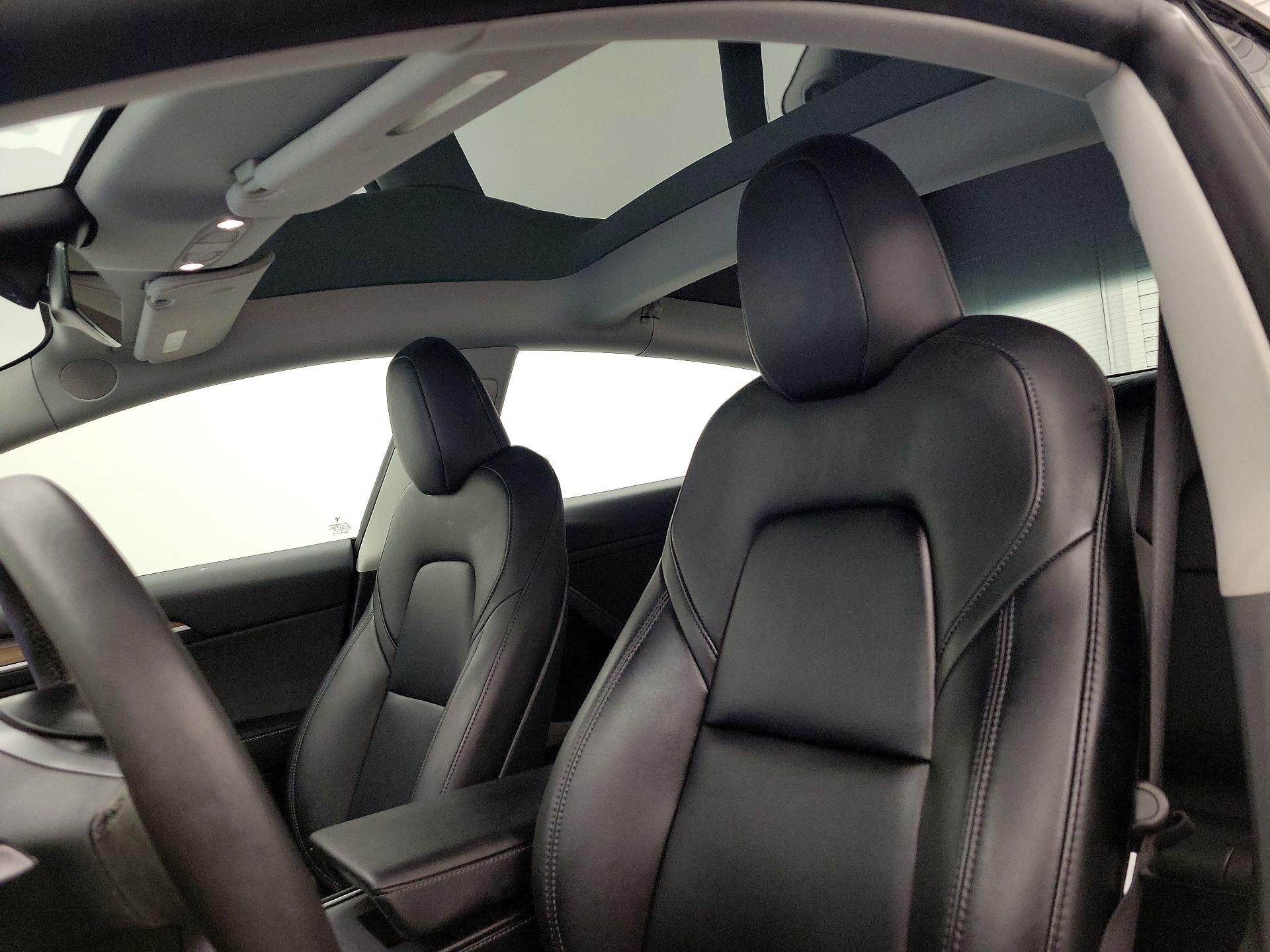 Thumbnail: 2023 Tesla Model 3 - 19