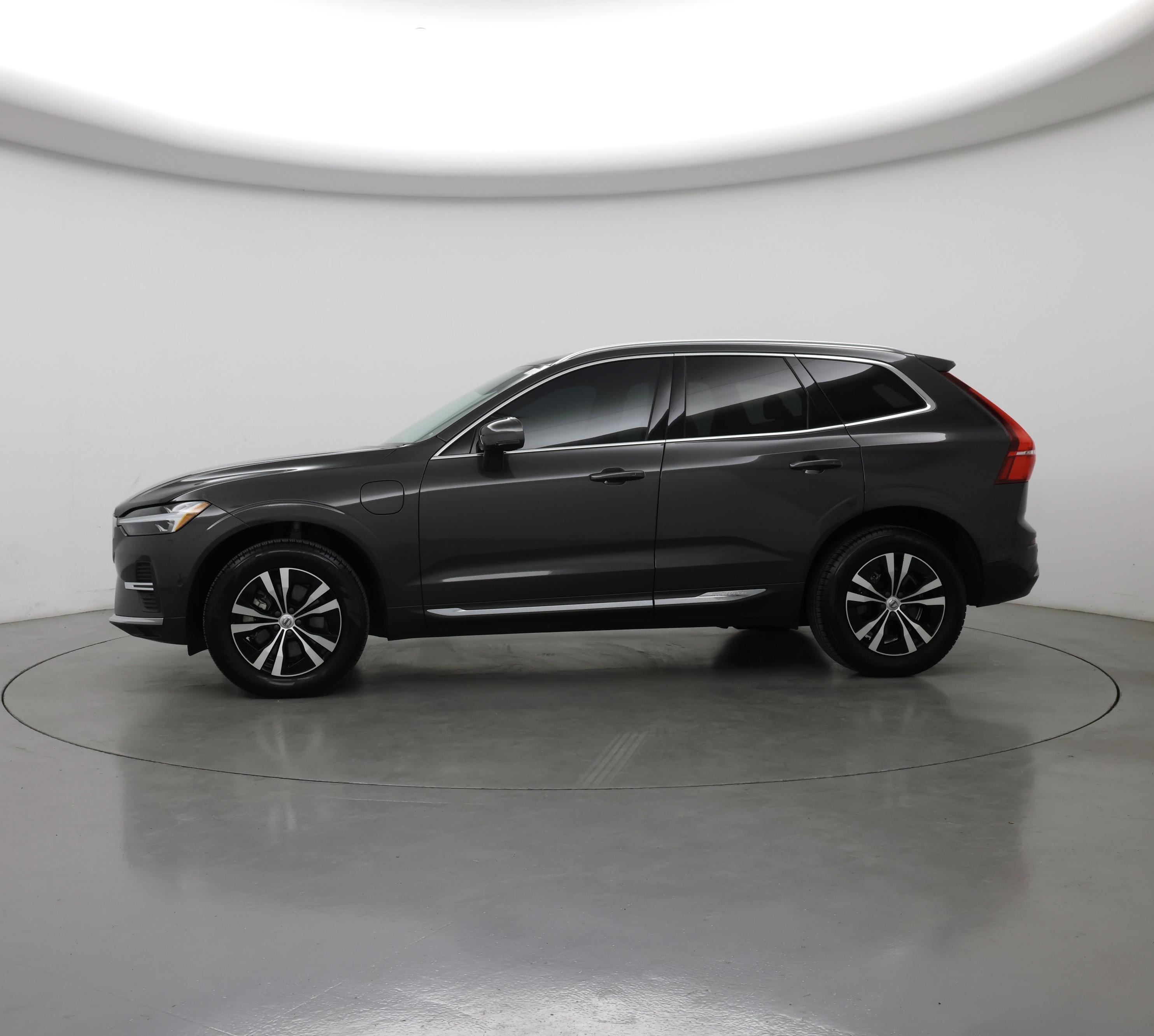Thumbnail: 2022 Volvo XC60 - 3