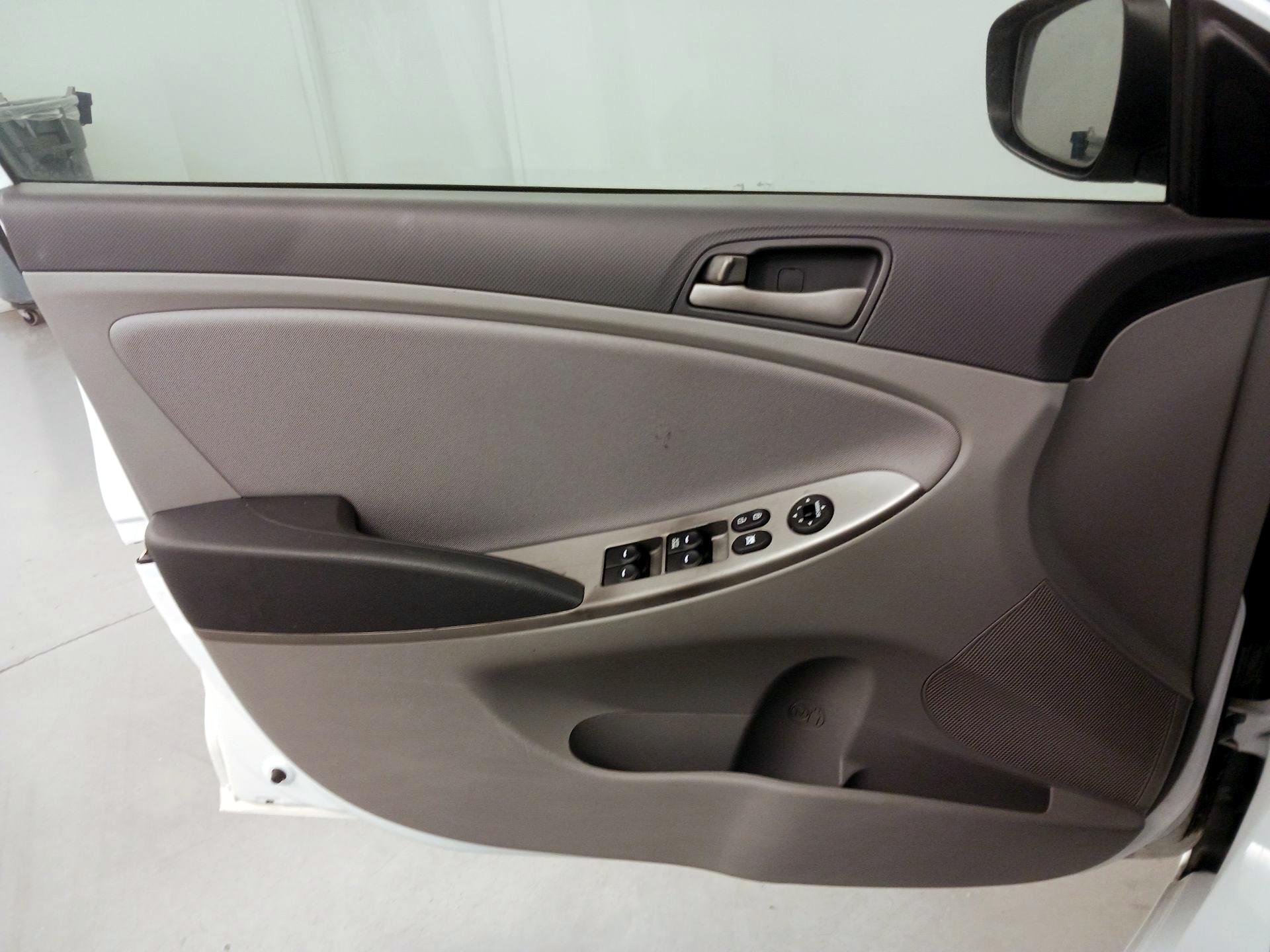 Thumbnail: 2017 Hyundai Accent - 12