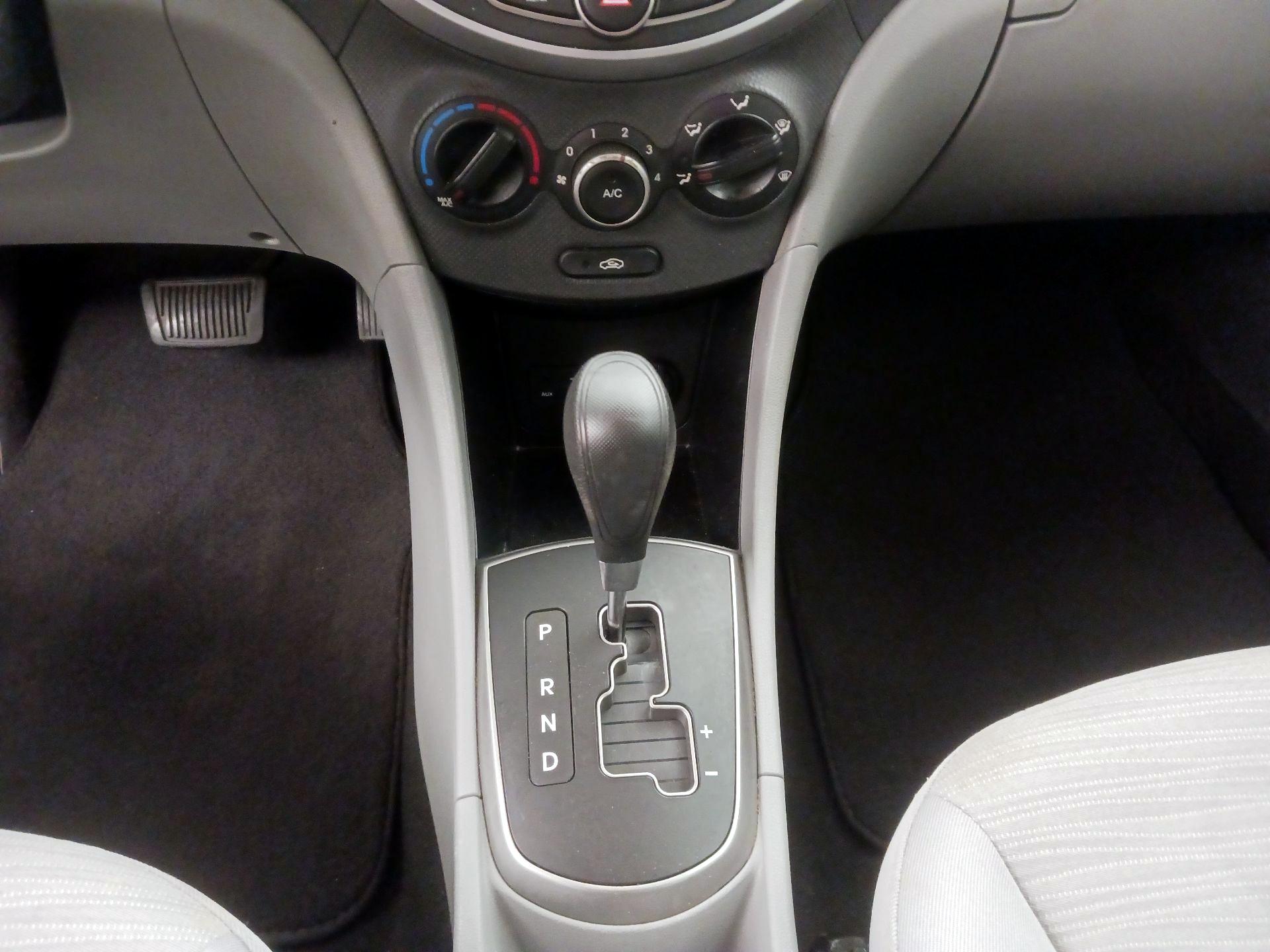 Thumbnail: 2017 Hyundai Accent - 16