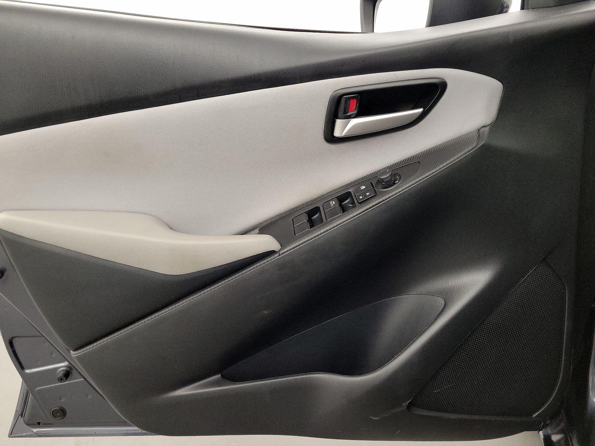 Thumbnail: 2019 Toyota Yaris - 12