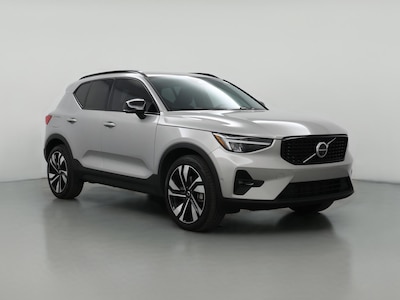 2025 Volvo XC40 B5 Plus Dark Theme