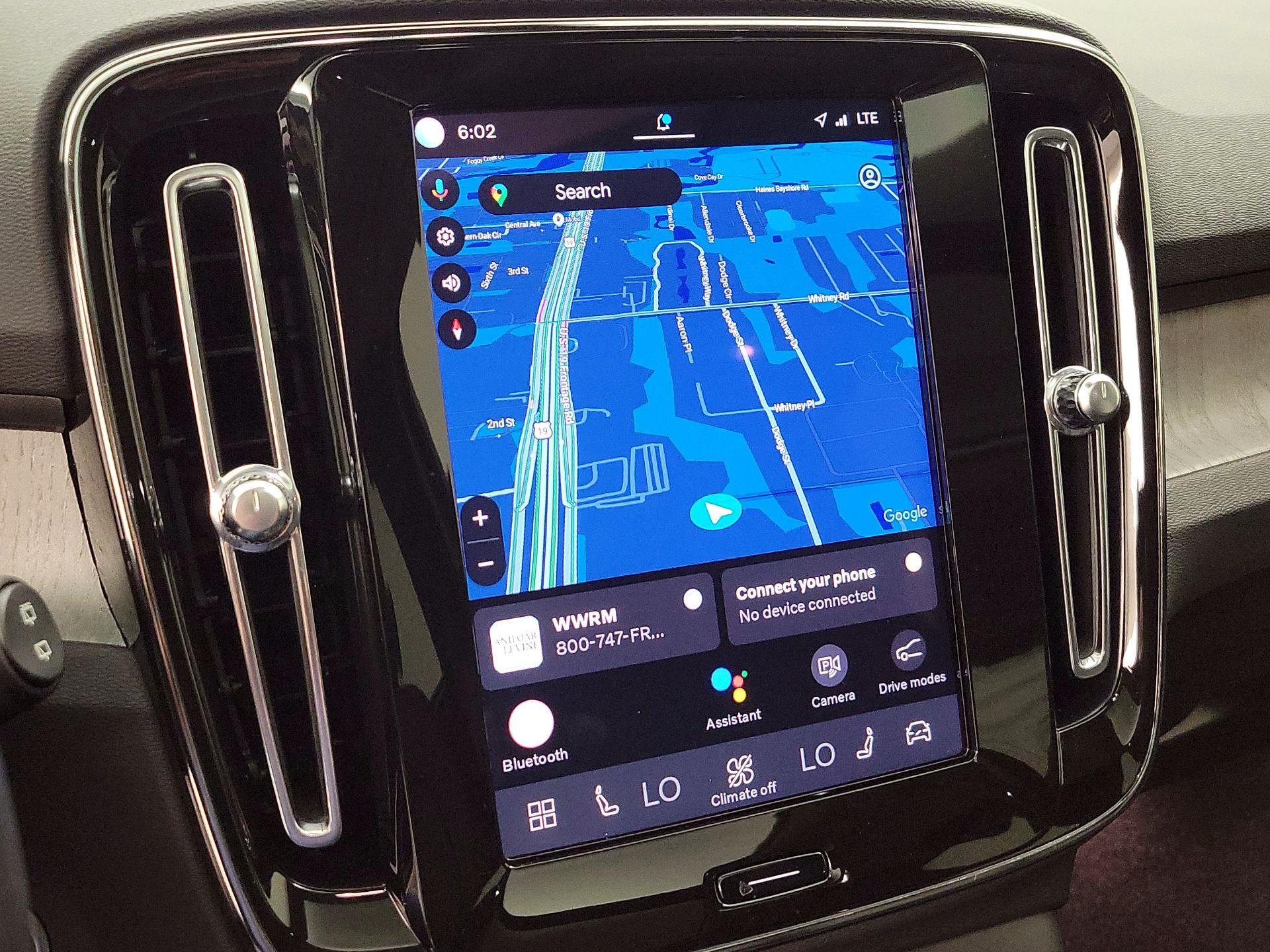 Thumbnail: 2025 Volvo XC40 - 13