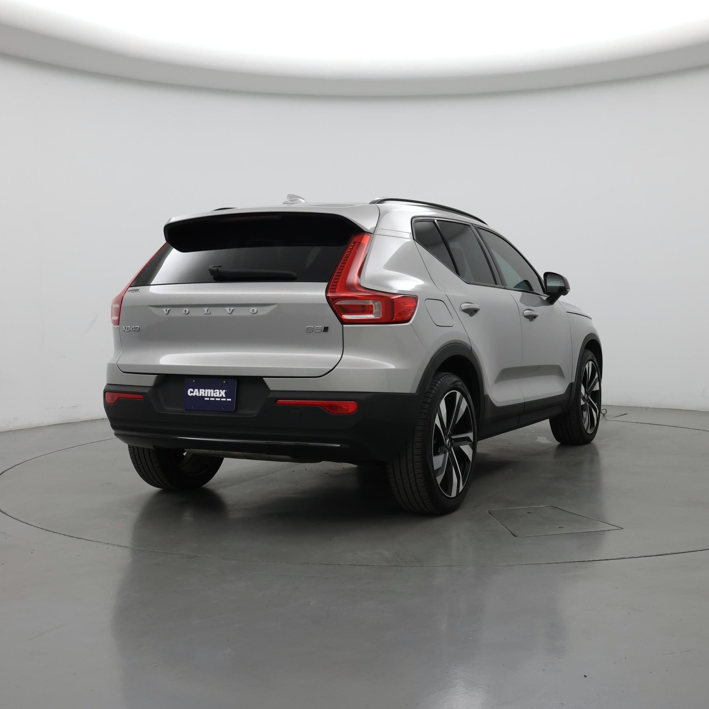 Thumbnail: 2025 Volvo XC40 - 8