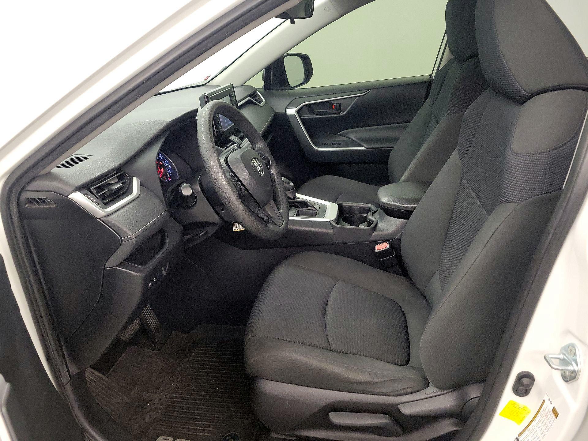 Thumbnail: 2019 Toyota RAV4 - 11