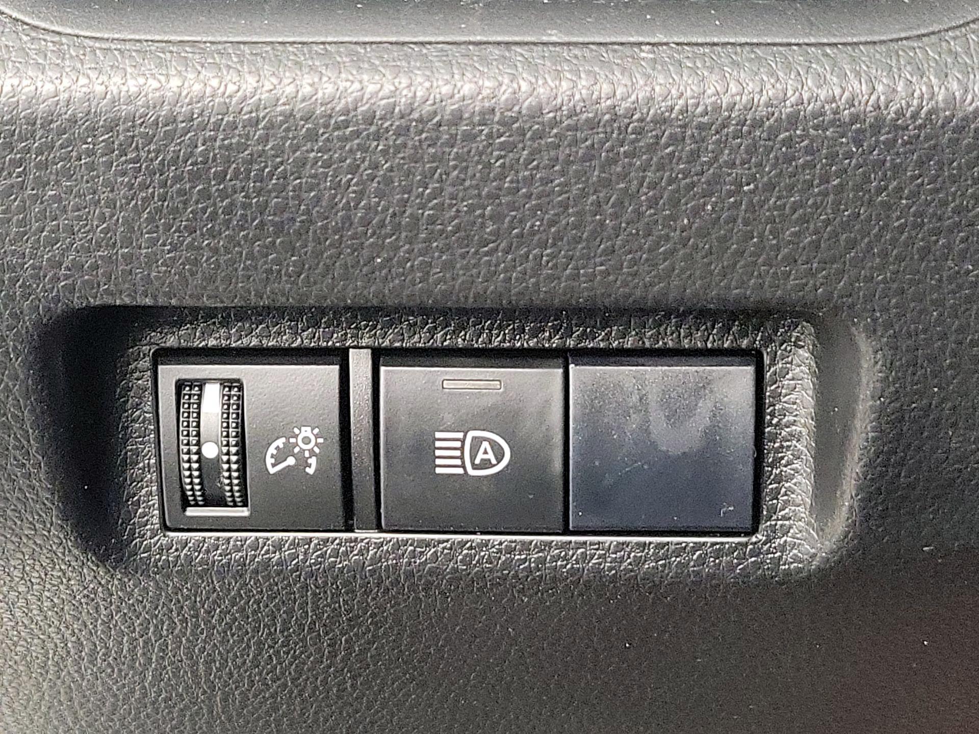 Thumbnail: 2019 Toyota RAV4 - 13