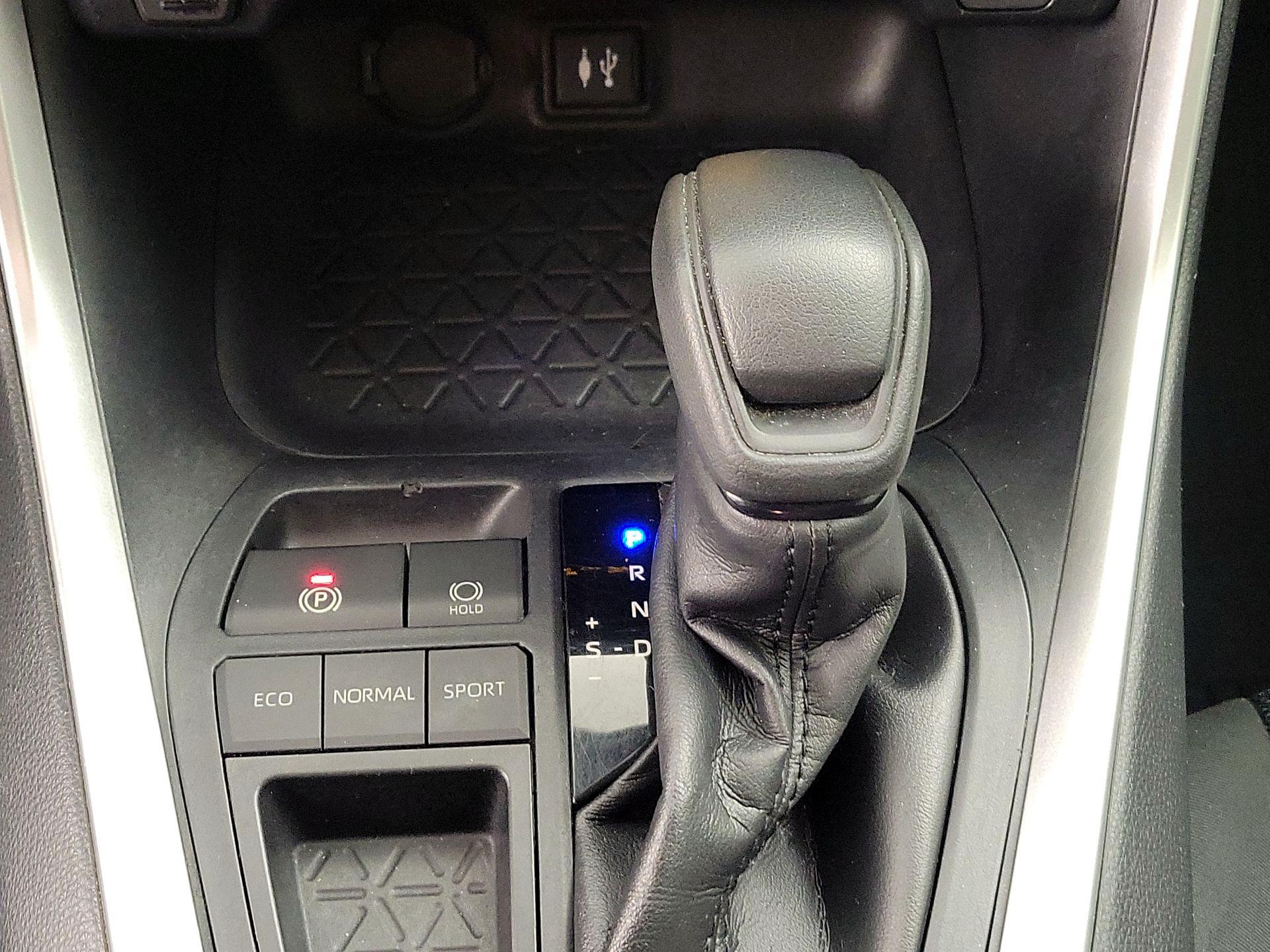 Thumbnail: 2019 Toyota RAV4 - 17