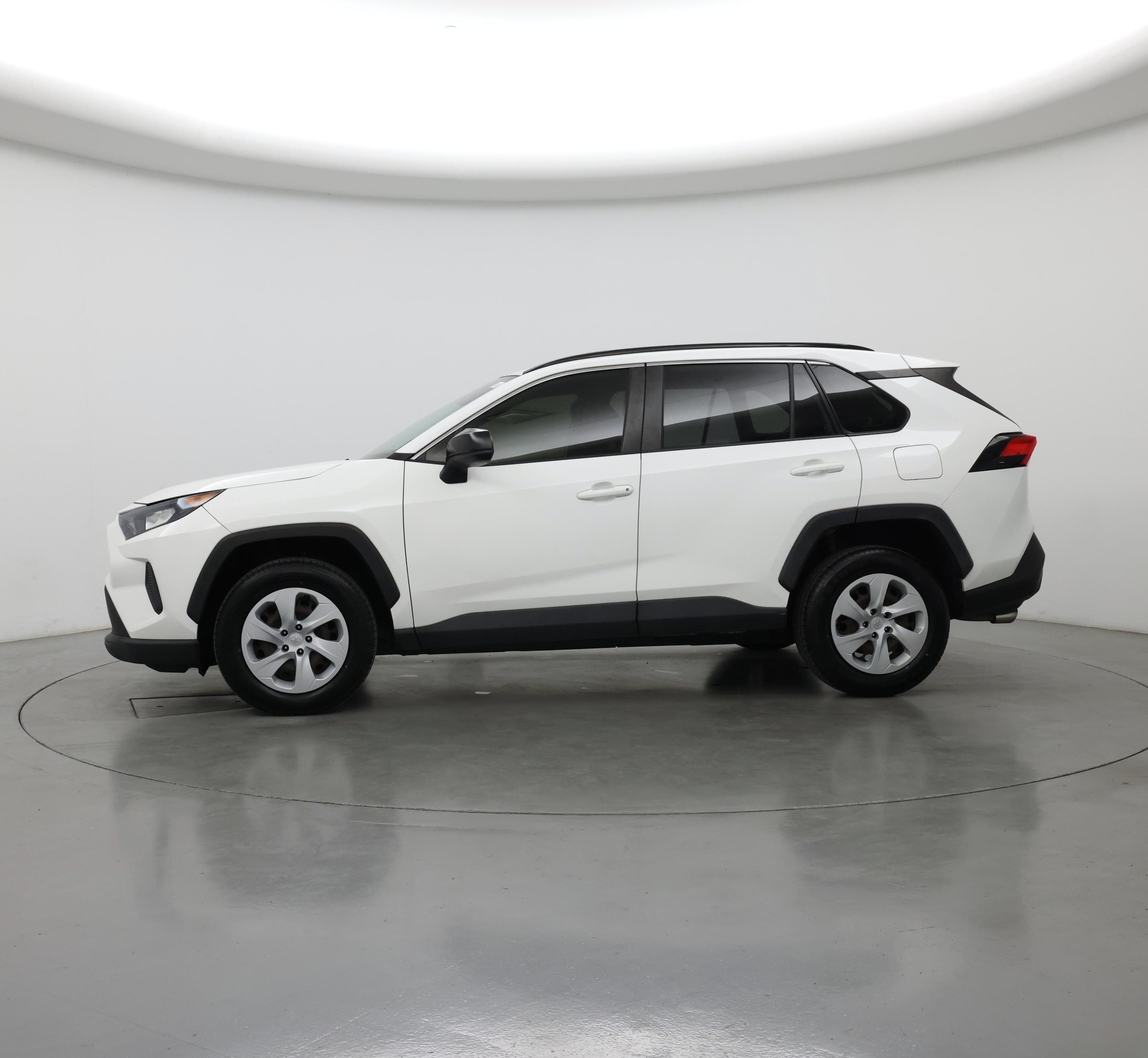 Thumbnail: 2019 Toyota RAV4 - 3
