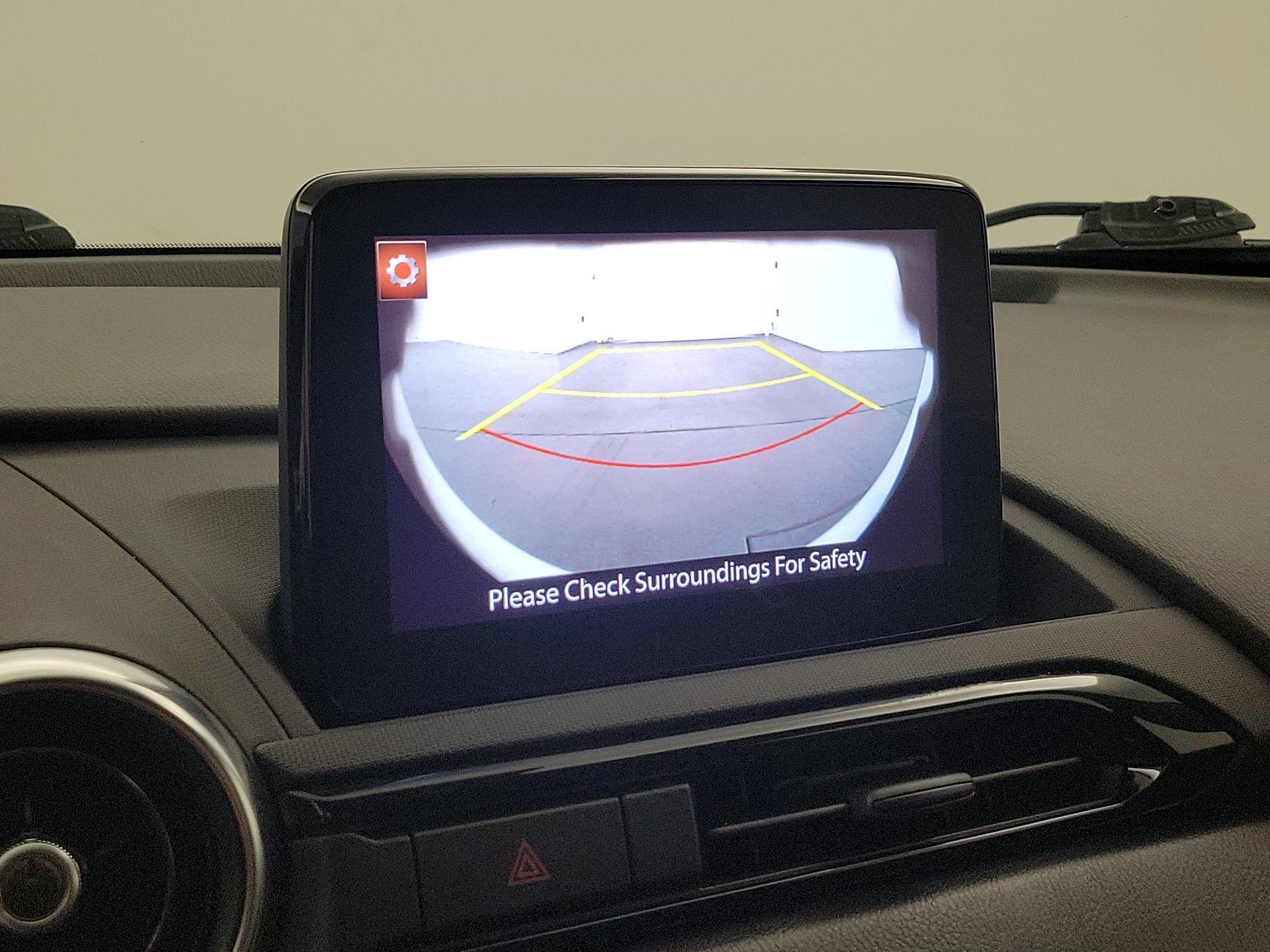 Thumbnail: 2021 Mazda MX-5 Miata - 15