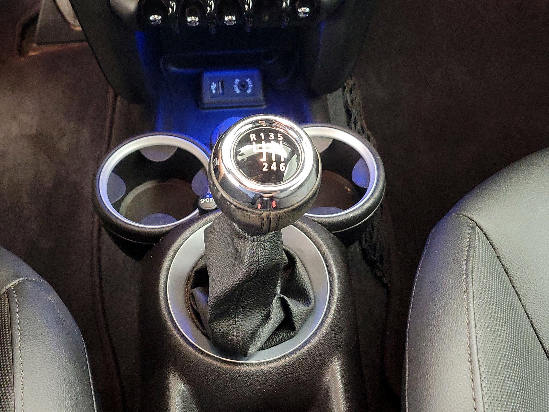 Thumbnail: 2015 MINI Cooper Coupe - 15