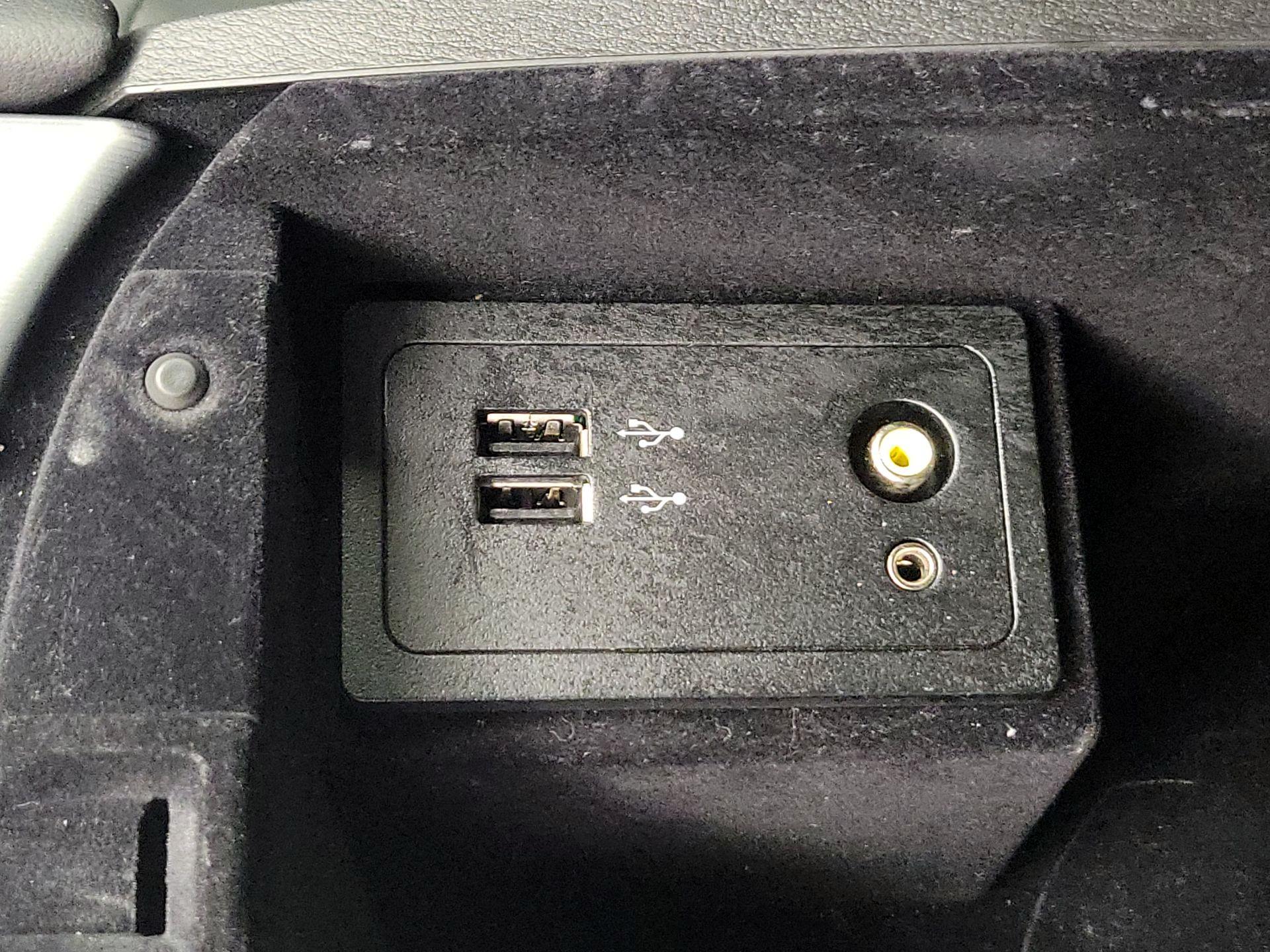 Thumbnail: 2019 INFINITI Q60 - 18