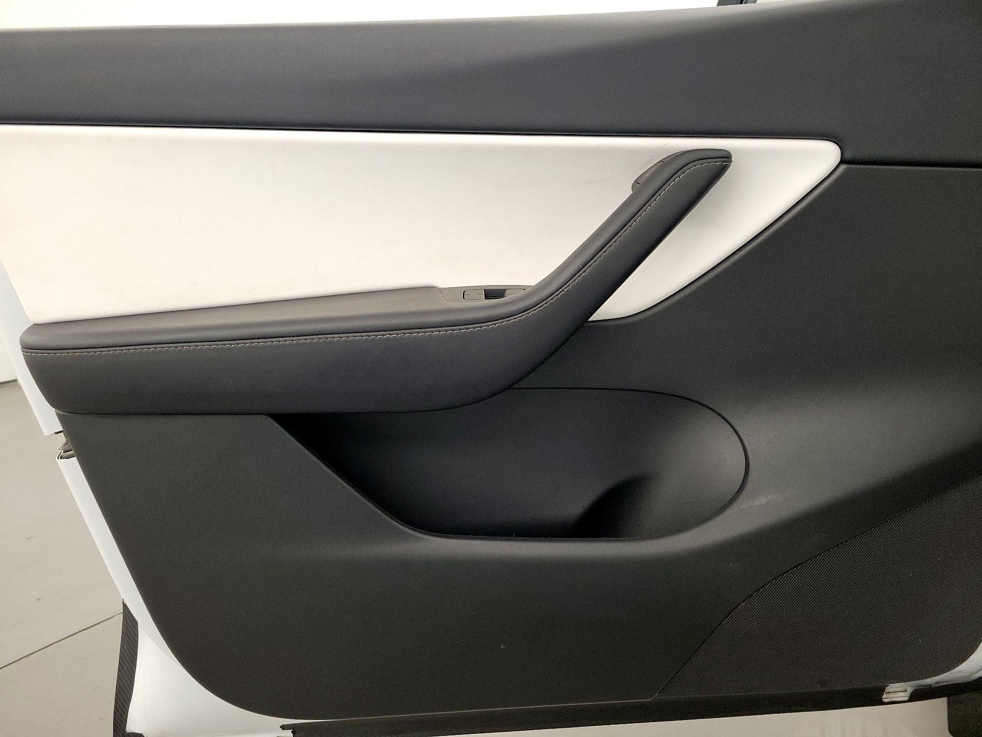 Thumbnail: 2022 Tesla Model Y - 12