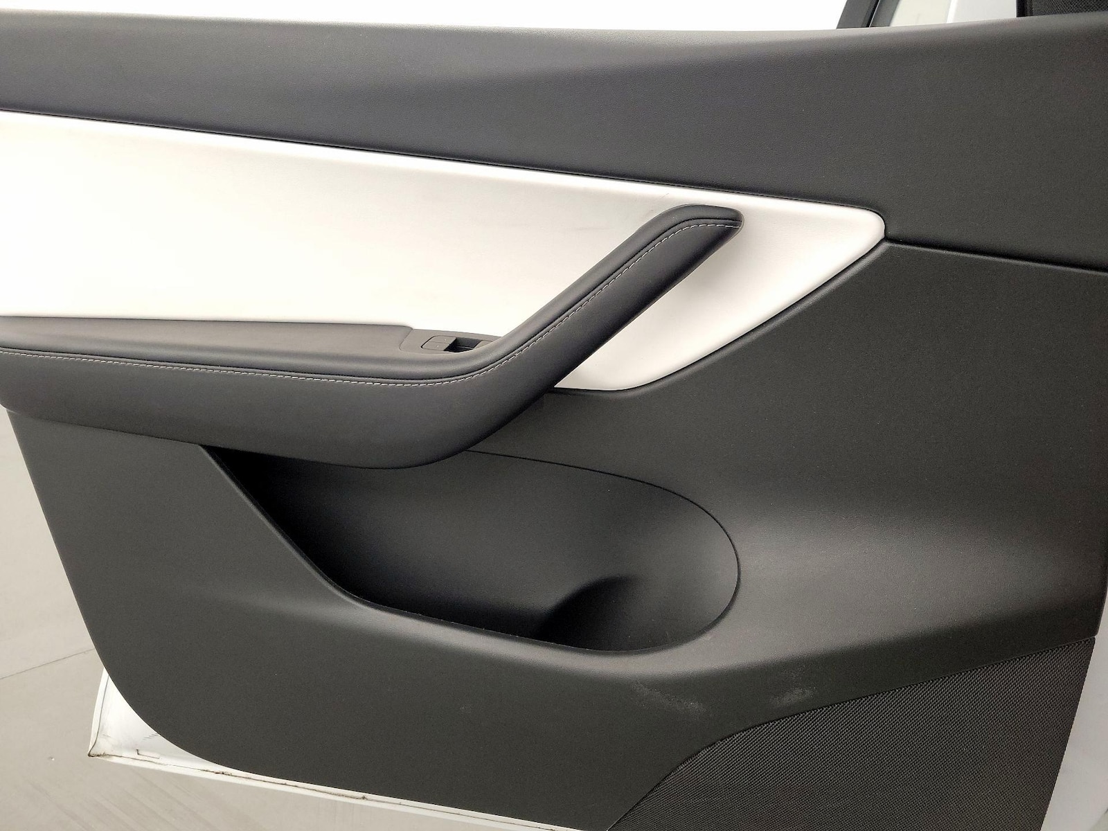 2022 Tesla Model Y Long Range - Photo 13
