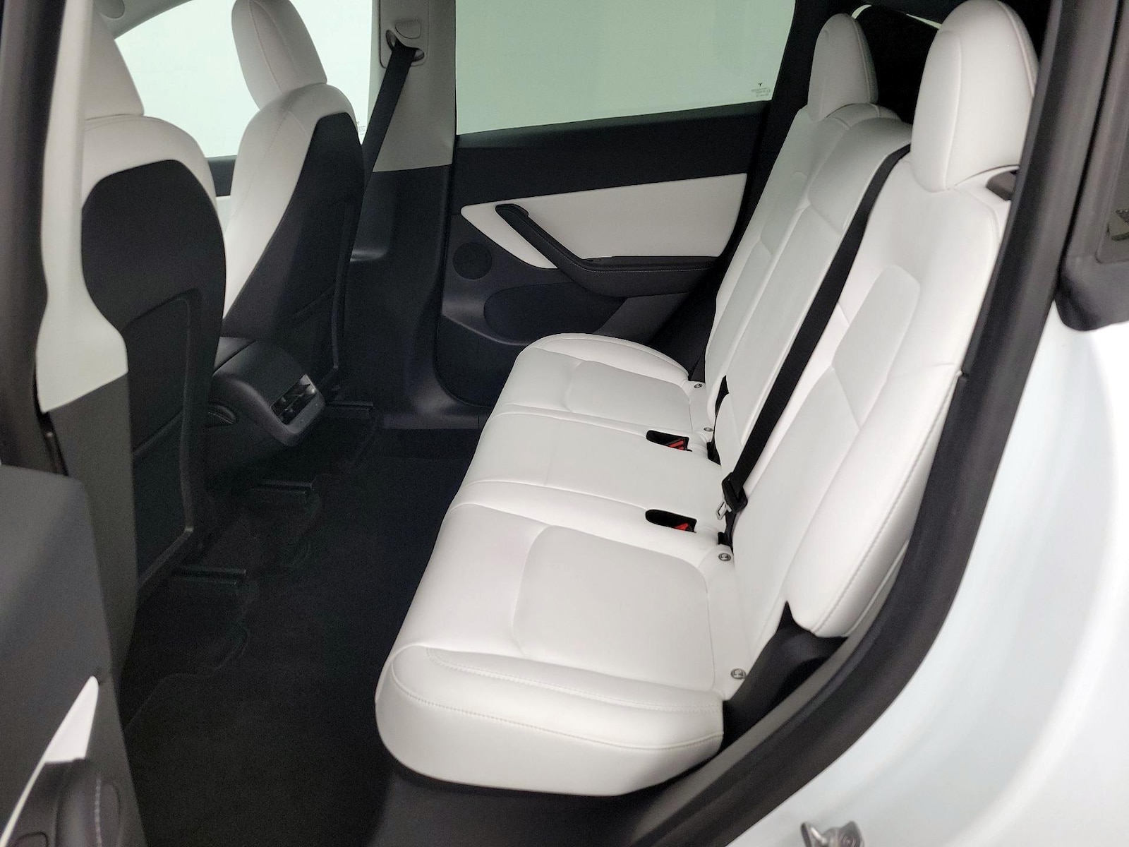 2022 Tesla Model Y Long Range - Photo 21