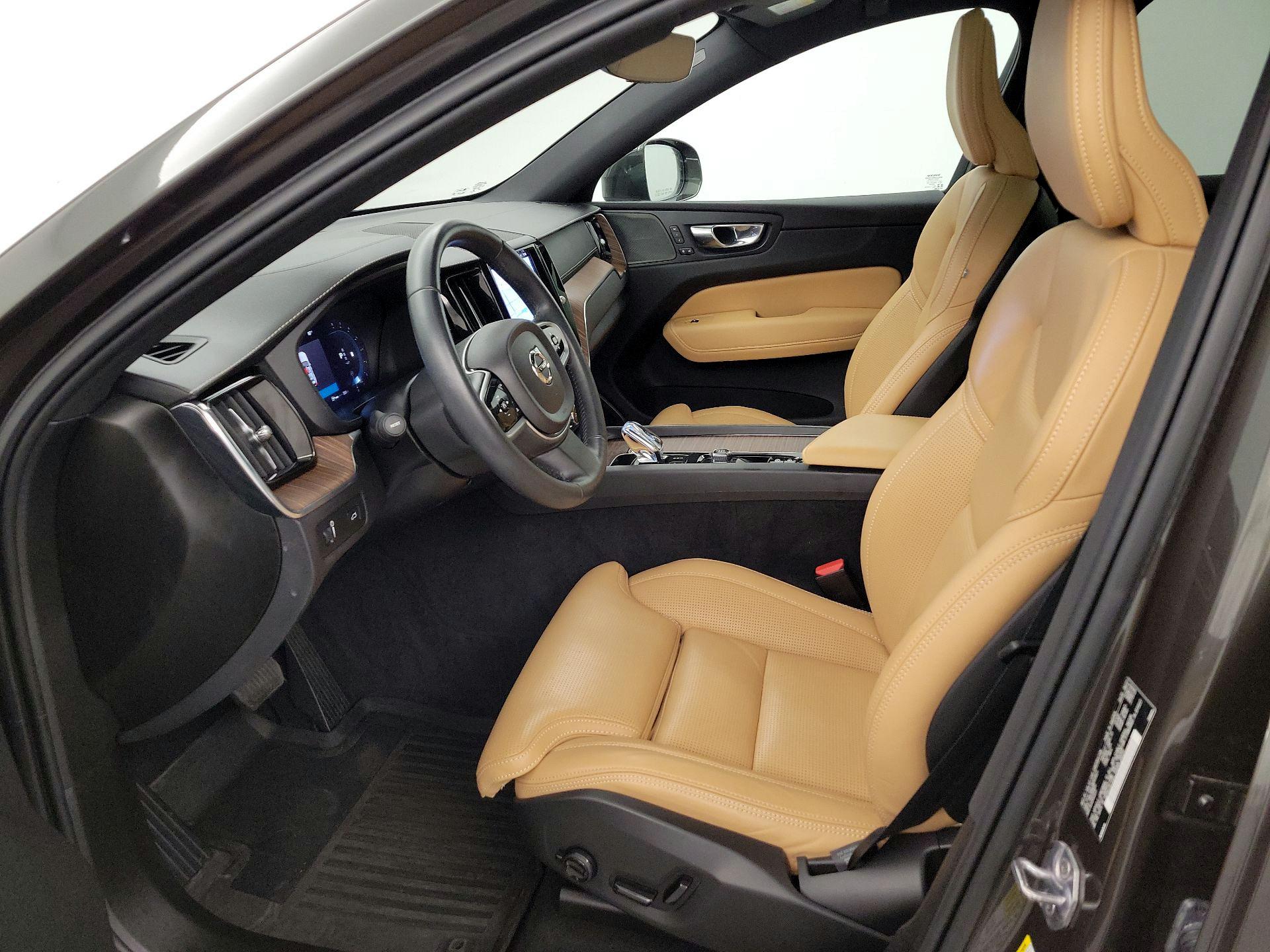 Thumbnail: 2022 Volvo XC60 - 11