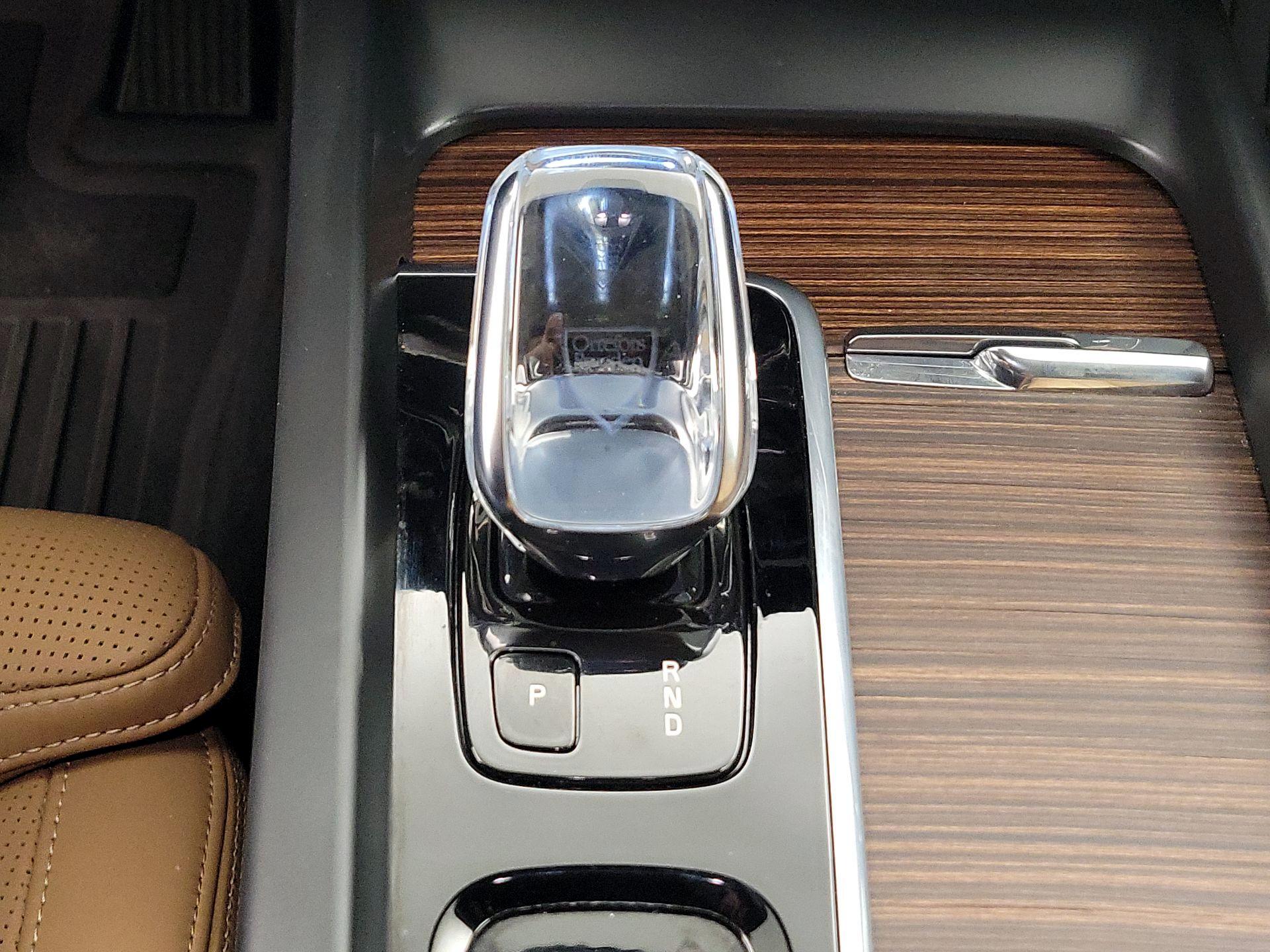 Thumbnail: 2022 Volvo XC60 - 18