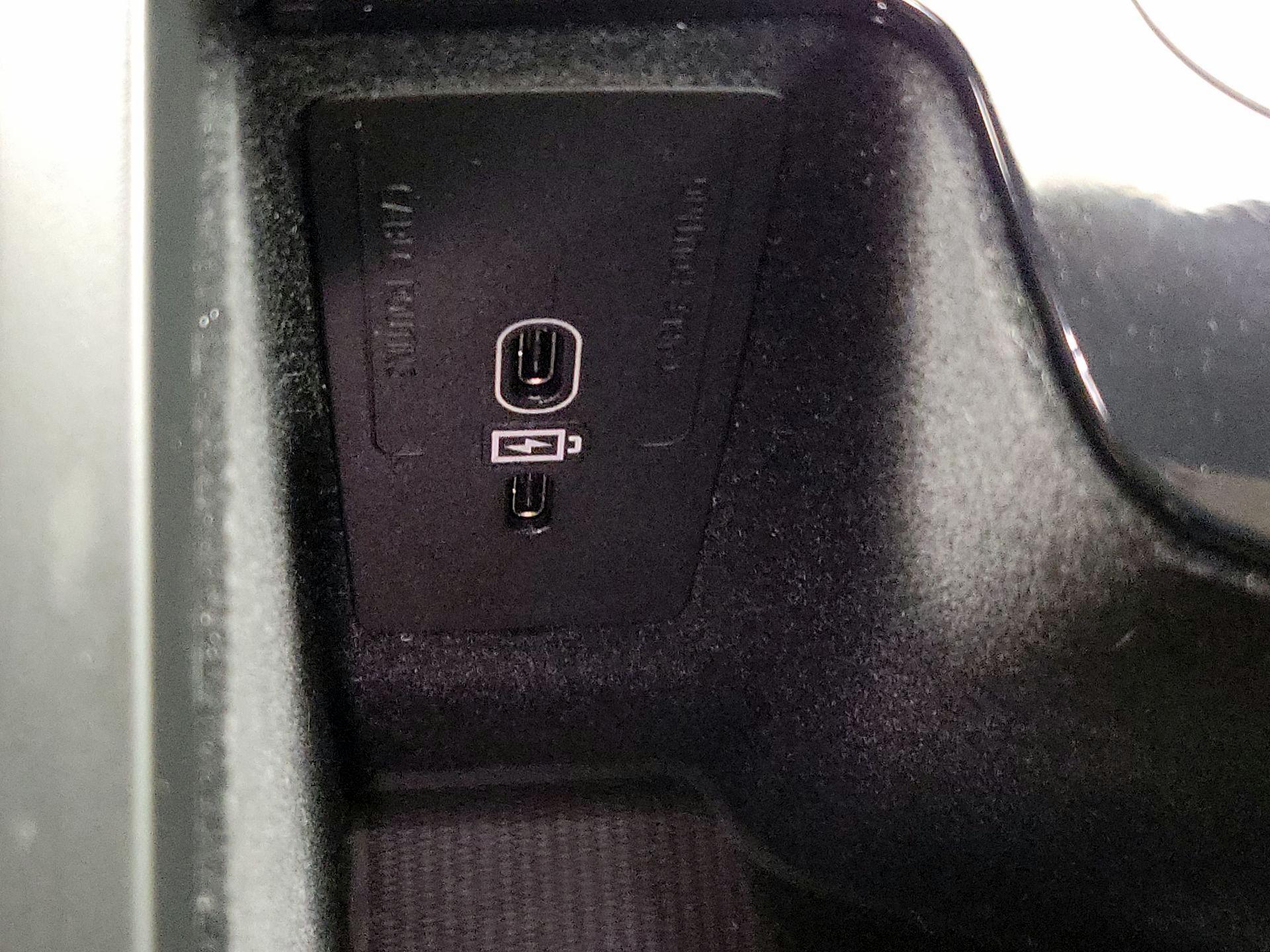 Thumbnail: 2022 Volvo XC60 - 19