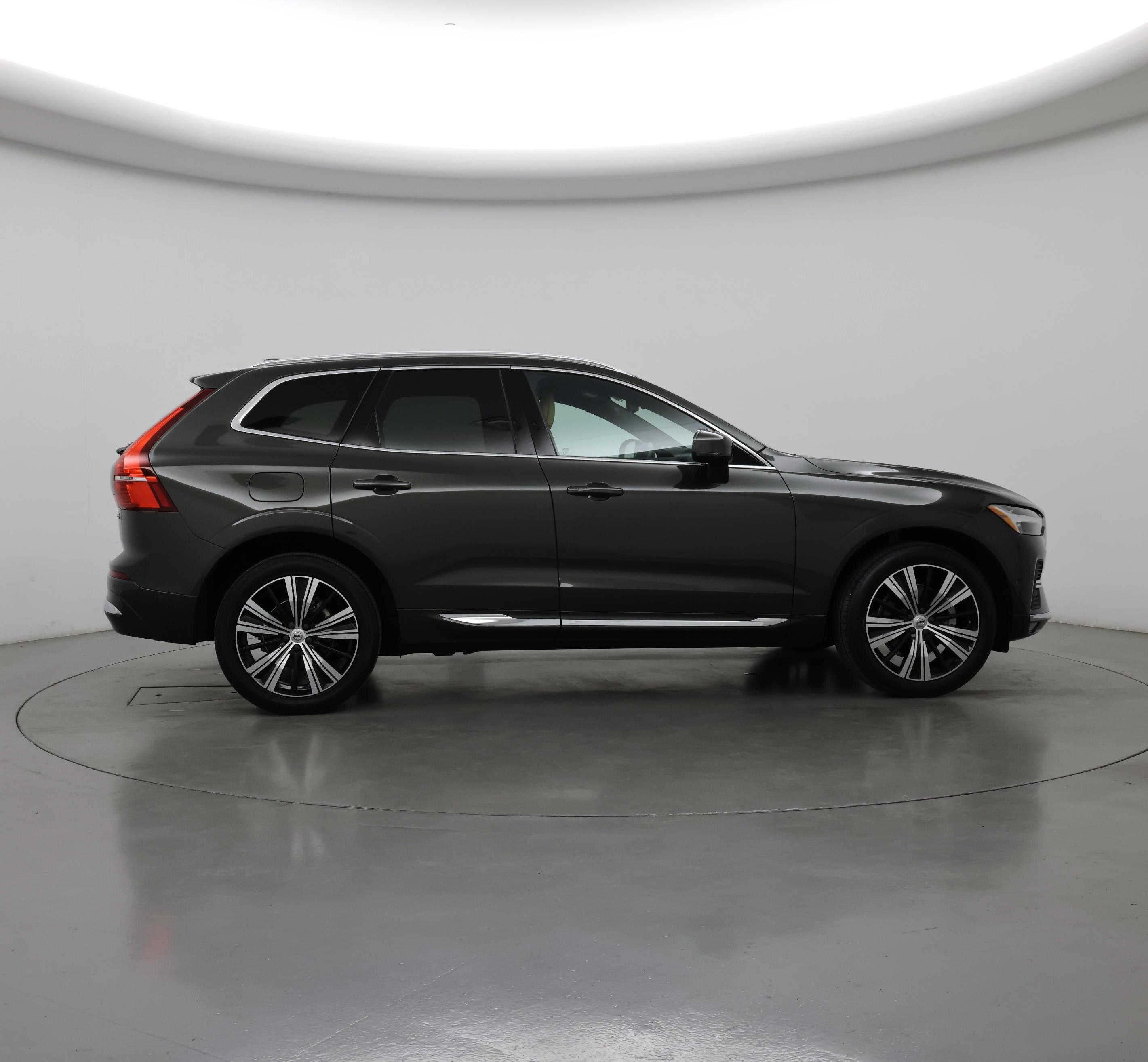 Thumbnail: 2022 Volvo XC60 - 7