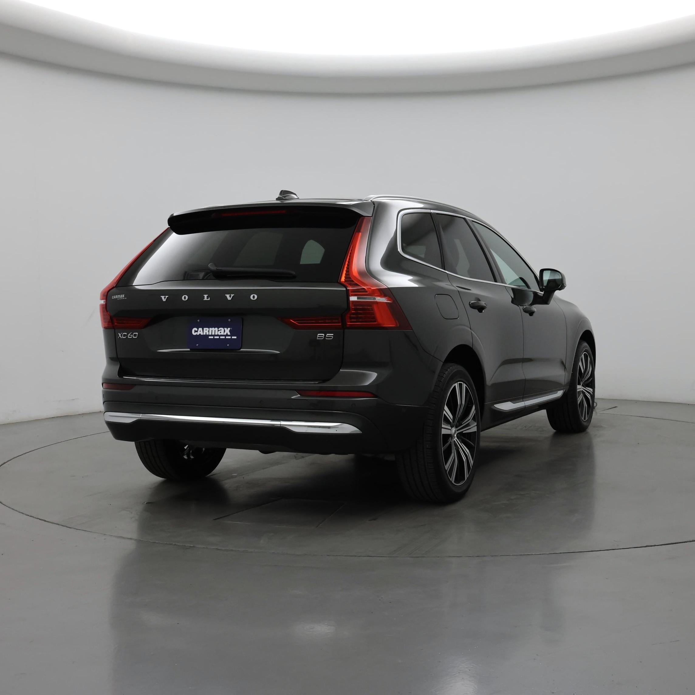 Thumbnail: 2022 Volvo XC60 - 8