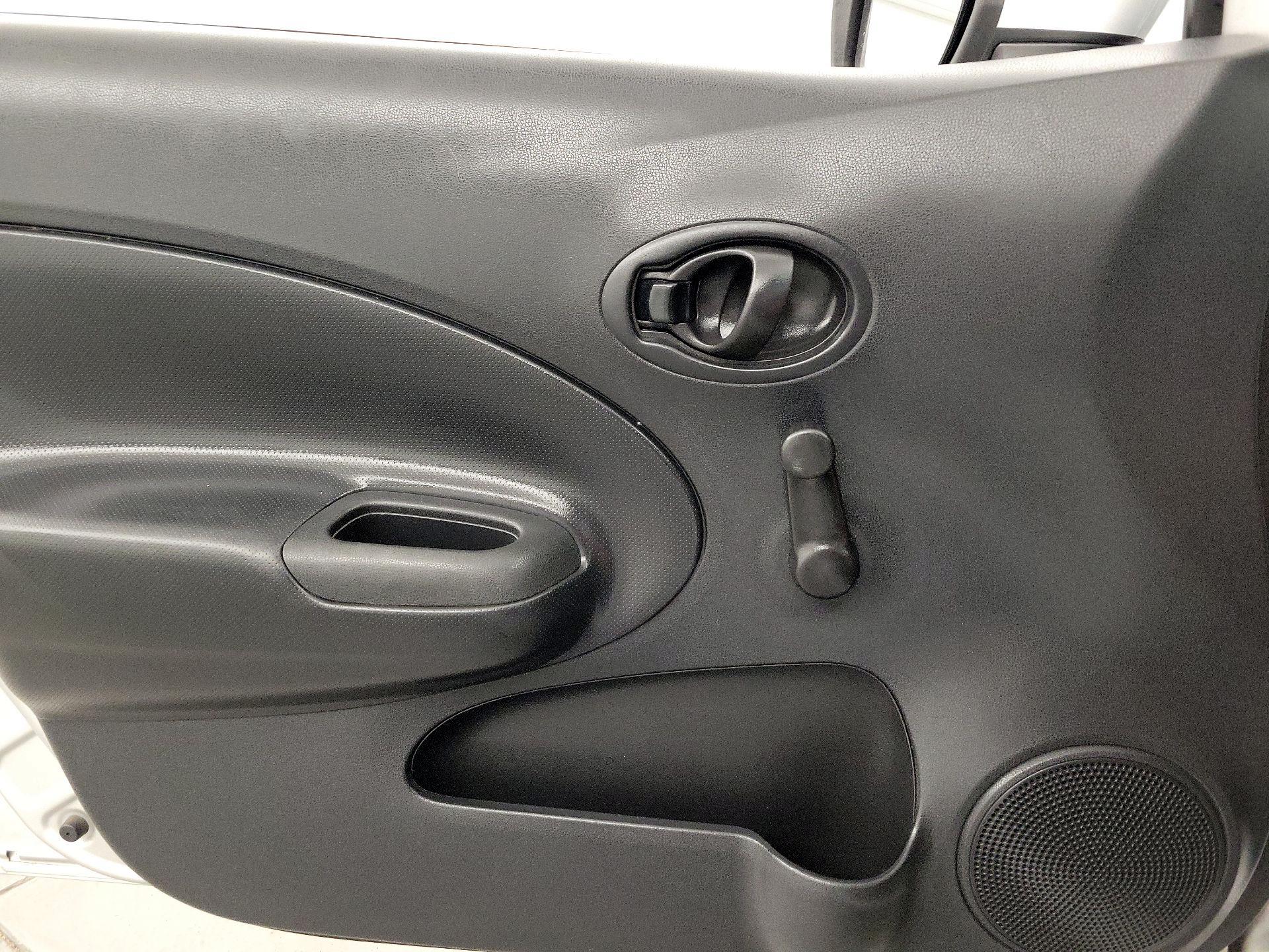 Thumbnail: 2015 Nissan Versa Note - 12