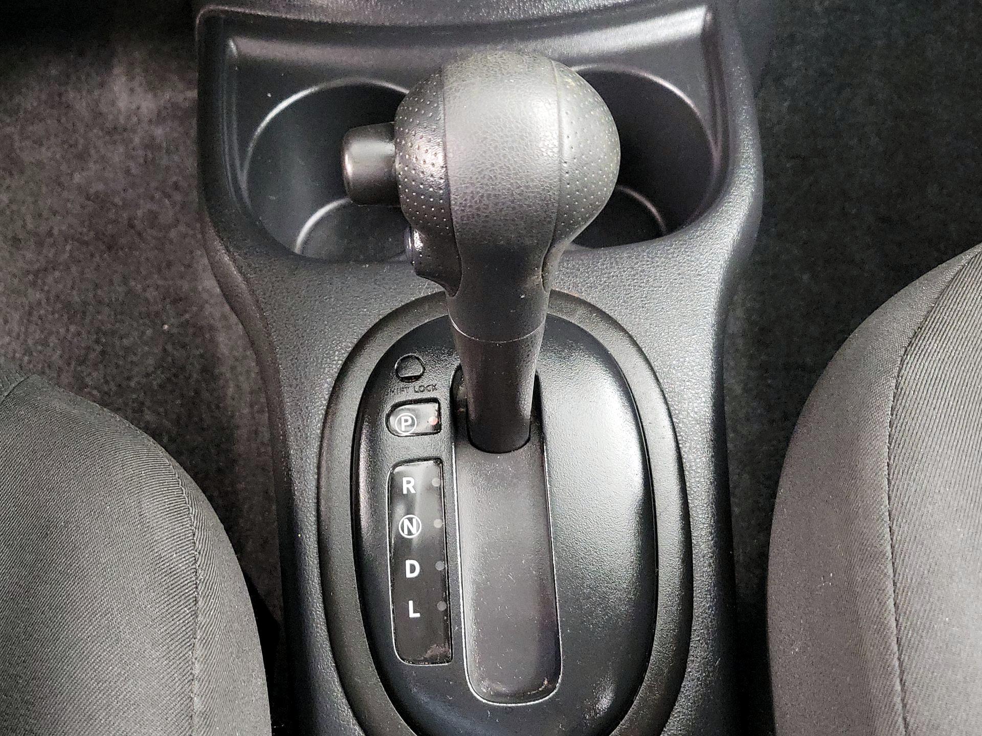 Thumbnail: 2015 Nissan Versa Note - 16