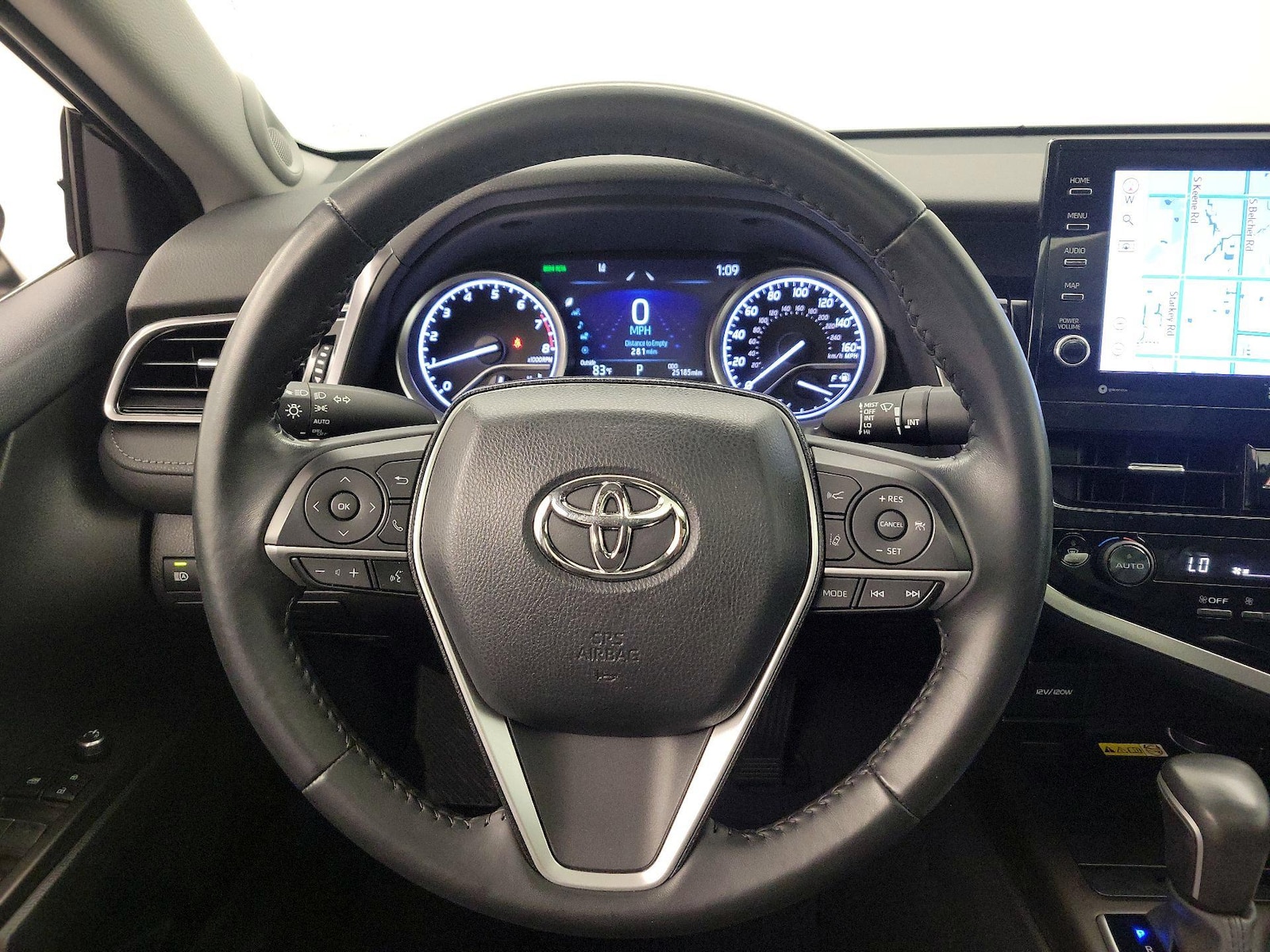 2023 Toyota Camry XLE - Photo 11