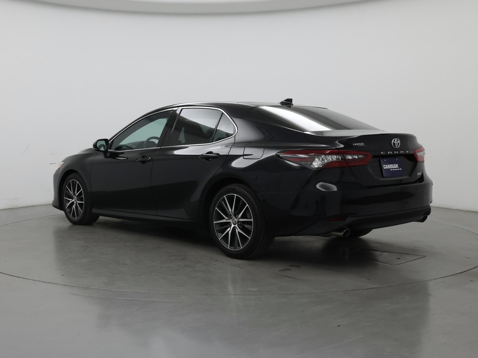 2023 Toyota Camry XLE - Photo 3